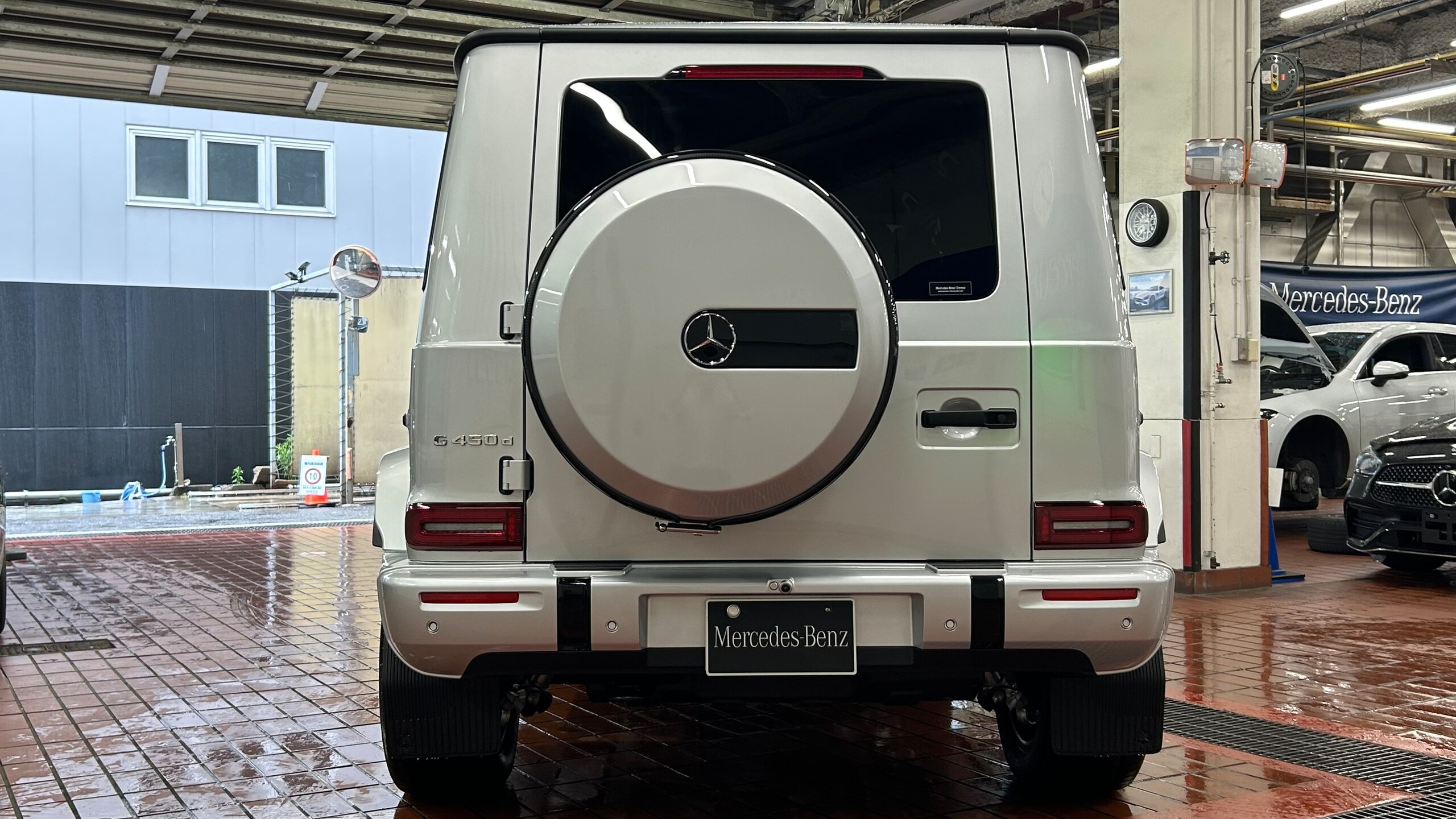 2026 Mercedes-Benz G-Class - メルセデス・ベンツ Gクラス G450d AMGラインパッケージ (ISG) ディーゼルターボ 4WD MP202601 イリジウムシルバー ナッパレザーエスプレッソブラウン ナイトパッケージ MANUFAKTURプログラム MANUFAKTURプログラム・プラス MANUFAKTUR本革ツートンステアリング