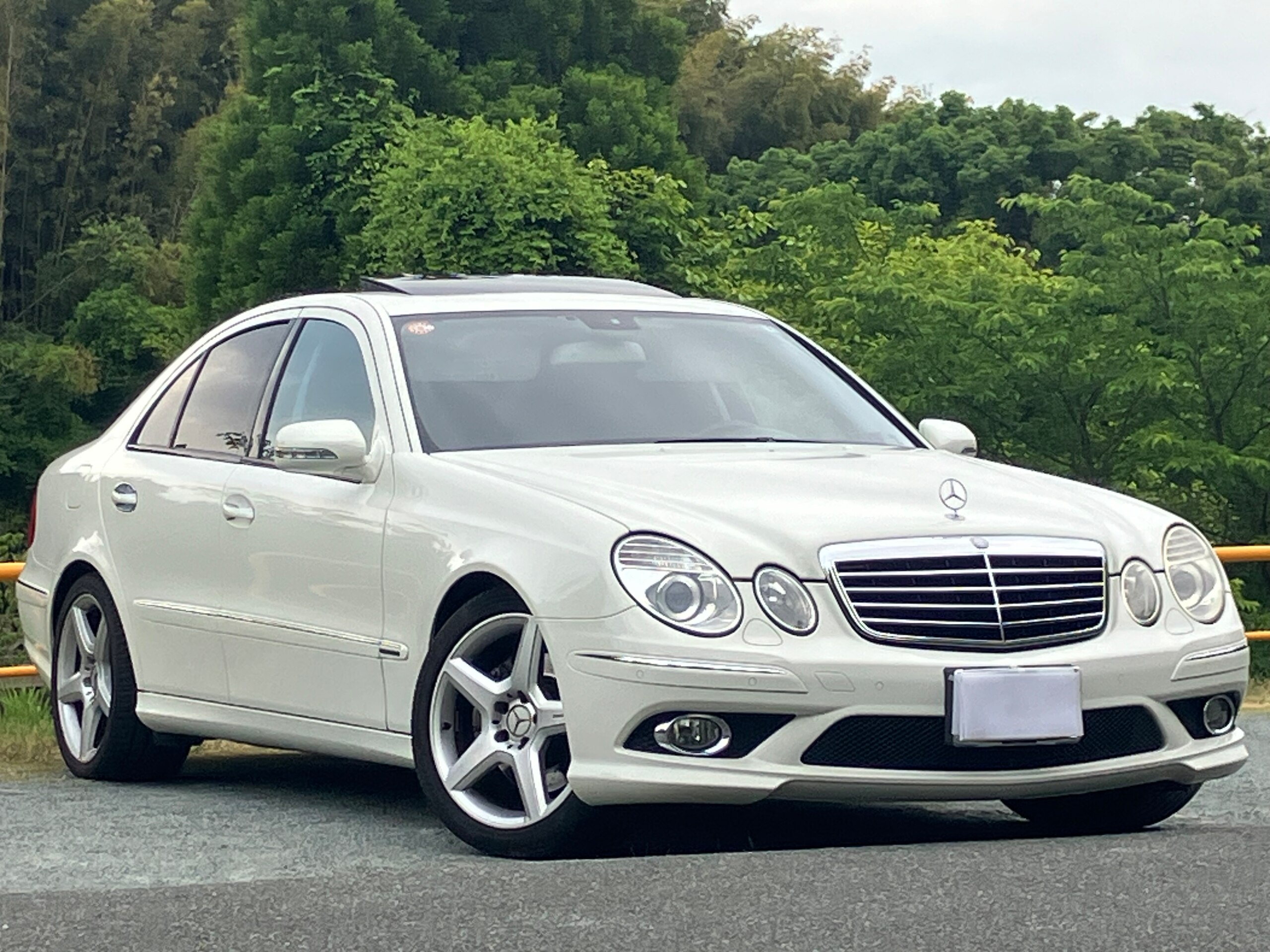 2008 Mercedes-Benz E-Class - メルセデス・ベンツ Eクラス E350 アバンギャルドS 左ハンドル211後期アバンギャルドS サンルーフ レザーシート 社外ナビ Bluetoothオーディオ 専用エアロフォルム&専用18inAW バックカメラ