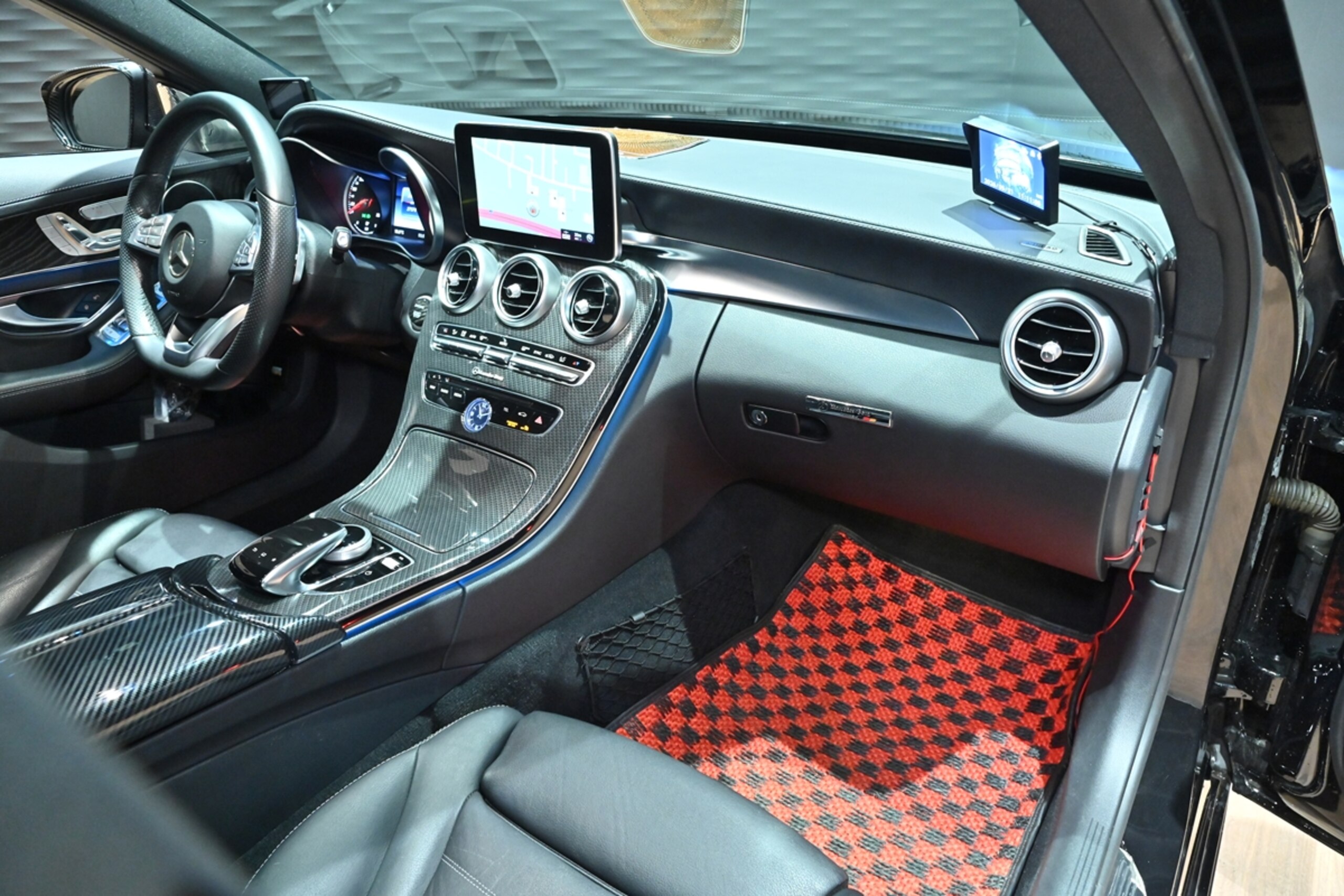 2015 Mercedes-Benz C-Class - メルセデス・ベンツ Cクラス C200 スポーツ エディション(本革仕様) 限定車/黒革/左H/パノラマルーフ/レーダーセーフティ/Fスポイラー/パナメリカーナグリル/BBS19AW/HUD/BSM/