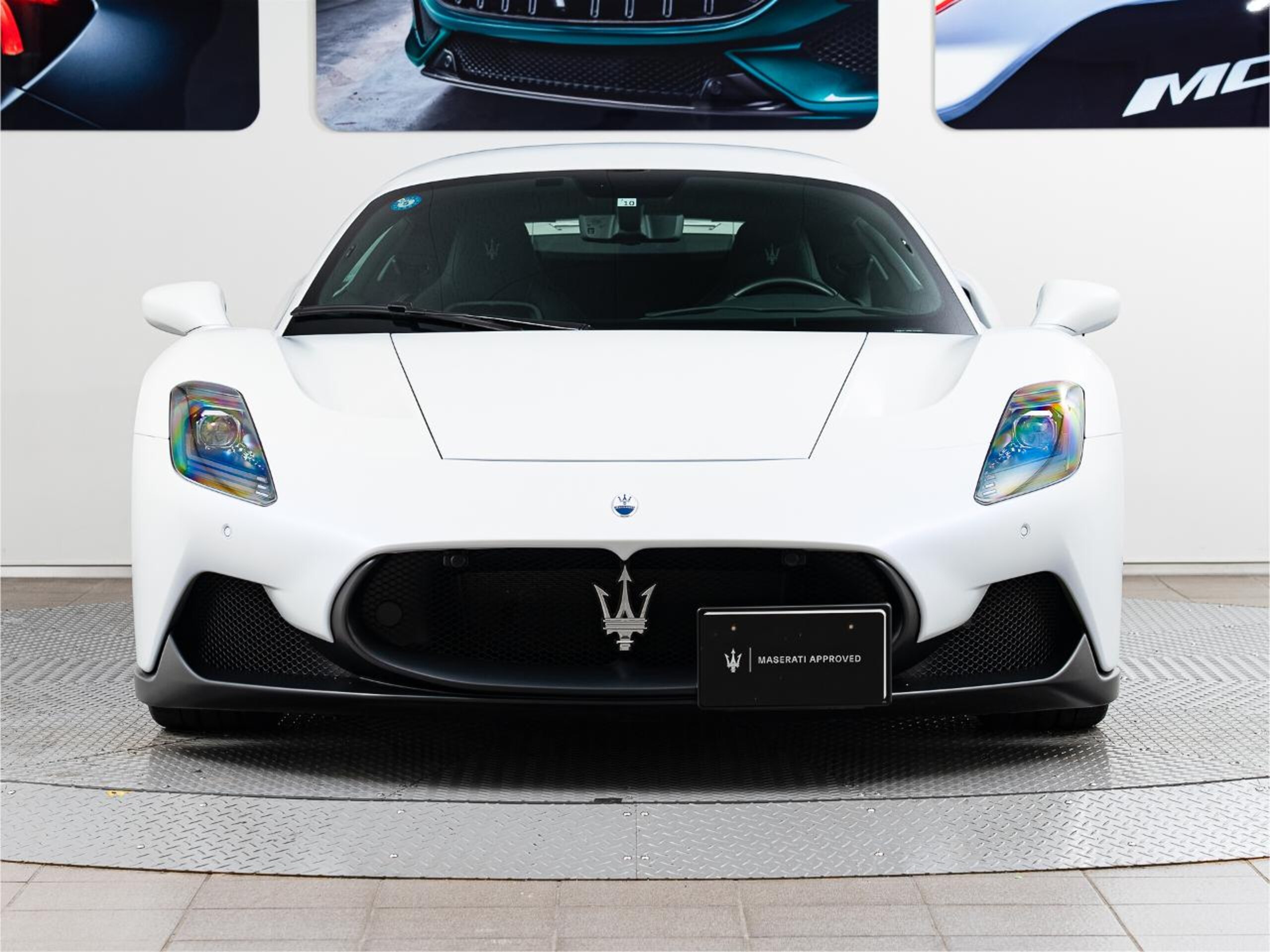 2022 Maserati MC20 - マセラティ MC20 3.0 左H 認定保証2年付 カーボンセラミックブレーキ カーボンエンジンカバー トライデントステッチ ブルーブレーキキャリパー ブラインドスポットアシスト 純正ナビ
