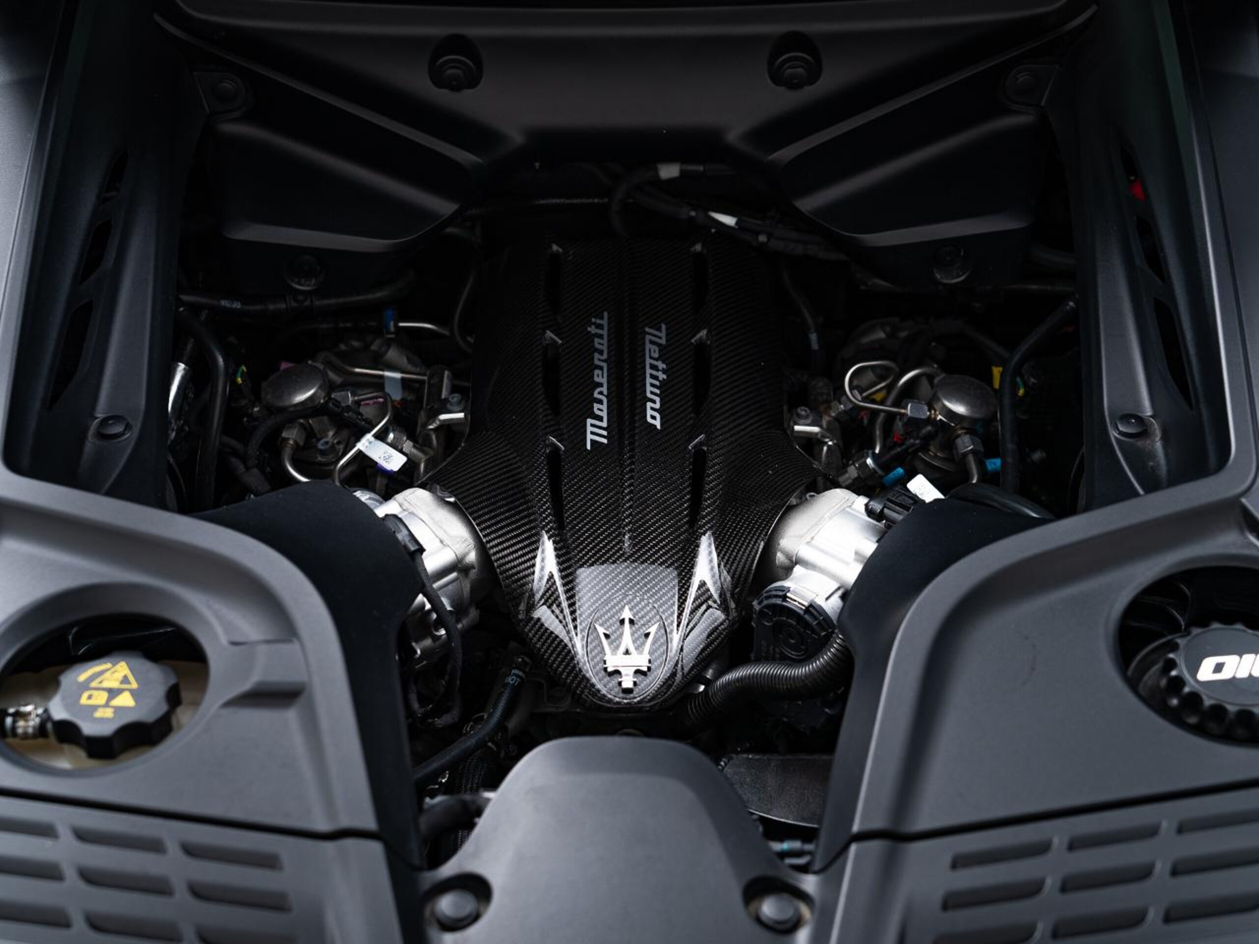 2022 Maserati MC20 - マセラティ MC20 3.0 左H 認定保証2年付 カーボンセラミックブレーキ カーボンエンジンカバー トライデントステッチ ブルーブレーキキャリパー ブラインドスポットアシスト 純正ナビ