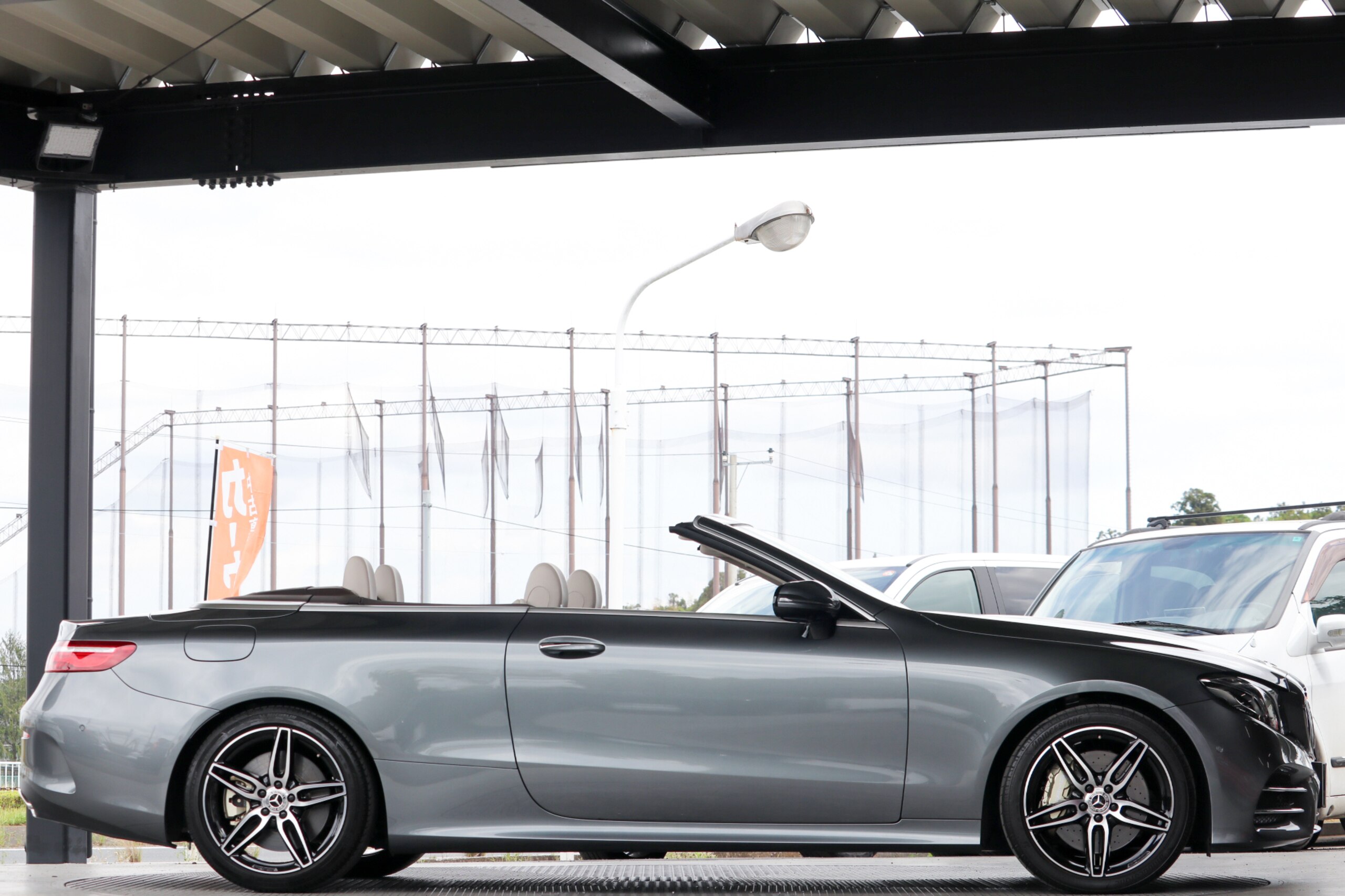 2019 Mercedes-Benz E-Class Cabriolet - メルセデス・ベンツ Eクラスカブリオレ E450 4マチック スポーツ 4WD 左ハンドル・ベージュレザー・ブラウンソフトトップ・HUD・レーダーセーフティPKG・360度カメラ・マルチビームLEDライト・シートヒーター&ベンチレーション・アンビエントライト・純正19インチAW