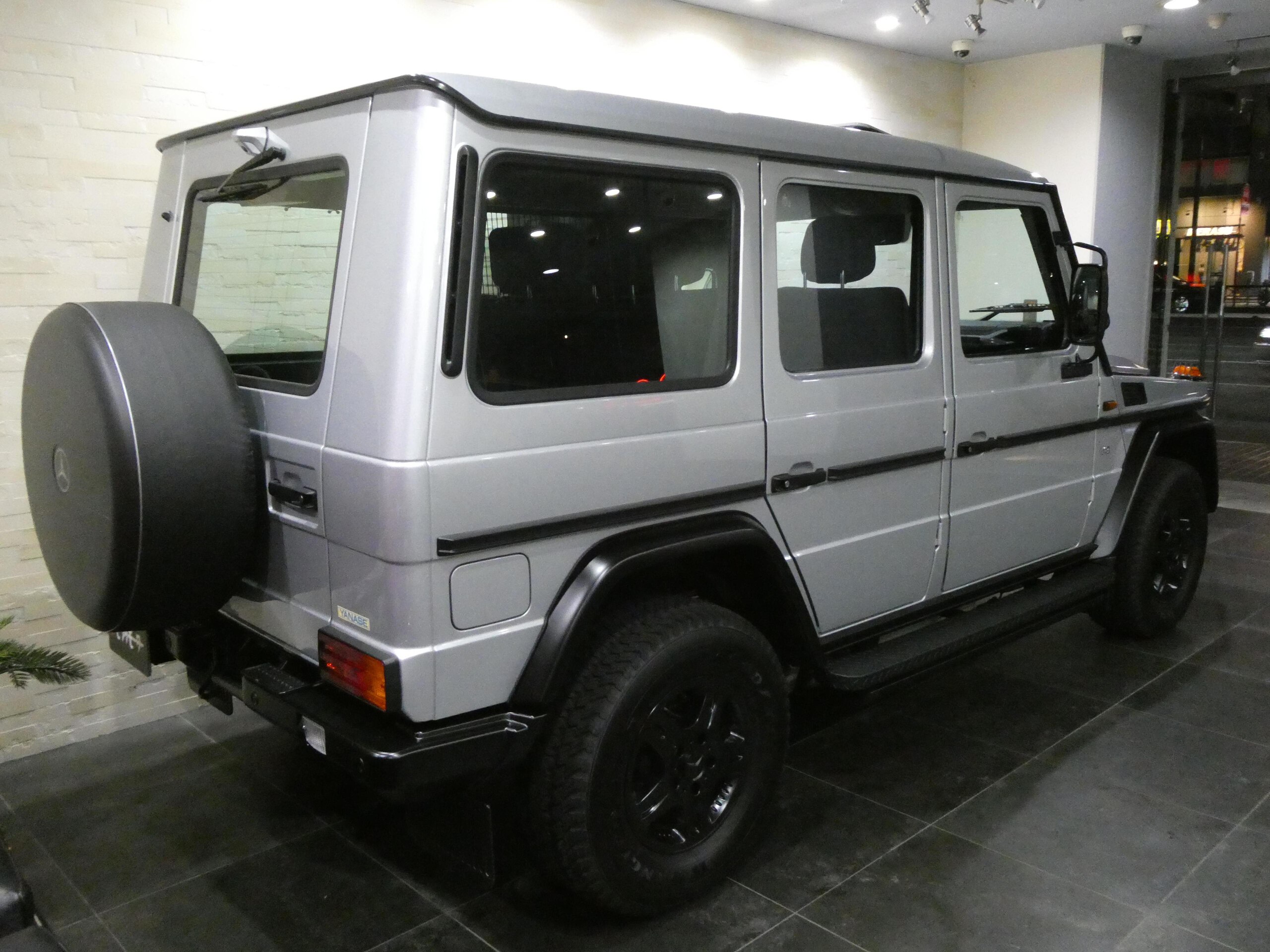 2018 Mercedes-Benz G-Class - メルセデス・ベンツ Gクラス G550 ロング 4WD W461フェンダー 電動Purミラー 純正Pur16AW&スペアタイヤカバー クラシックグリル チェック柄ファブリックシート 強化ボンネット アルミサイドステップ+ 電動サイドステップ カスタム7600000+