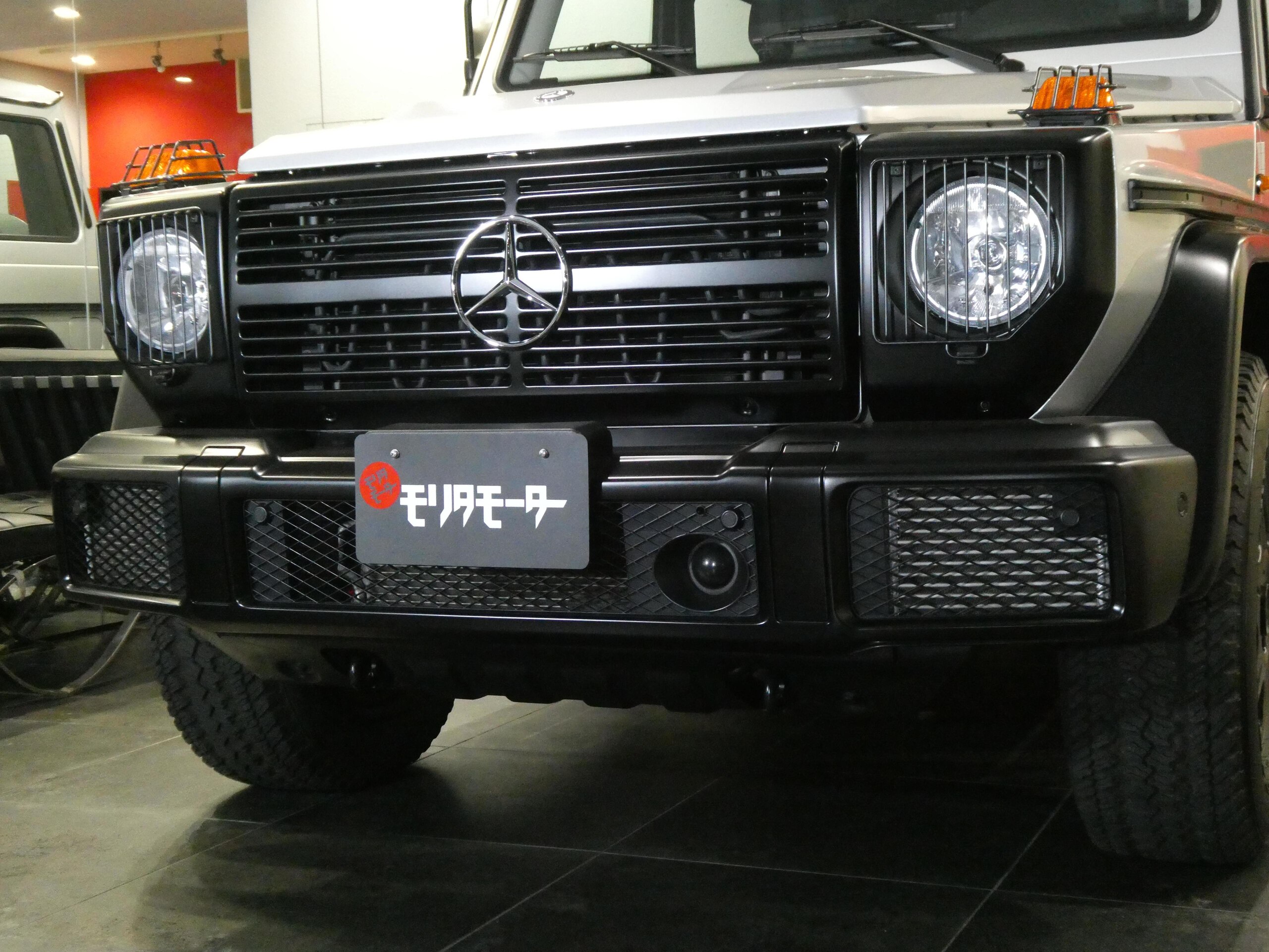 2018 Mercedes-Benz G-Class - メルセデス・ベンツ Gクラス G550 ロング 4WD W461フェンダー 電動Purミラー 純正Pur16AW&スペアタイヤカバー クラシックグリル チェック柄ファブリックシート 強化ボンネット アルミサイドステップ+ 電動サイドステップ カスタム7600000+
