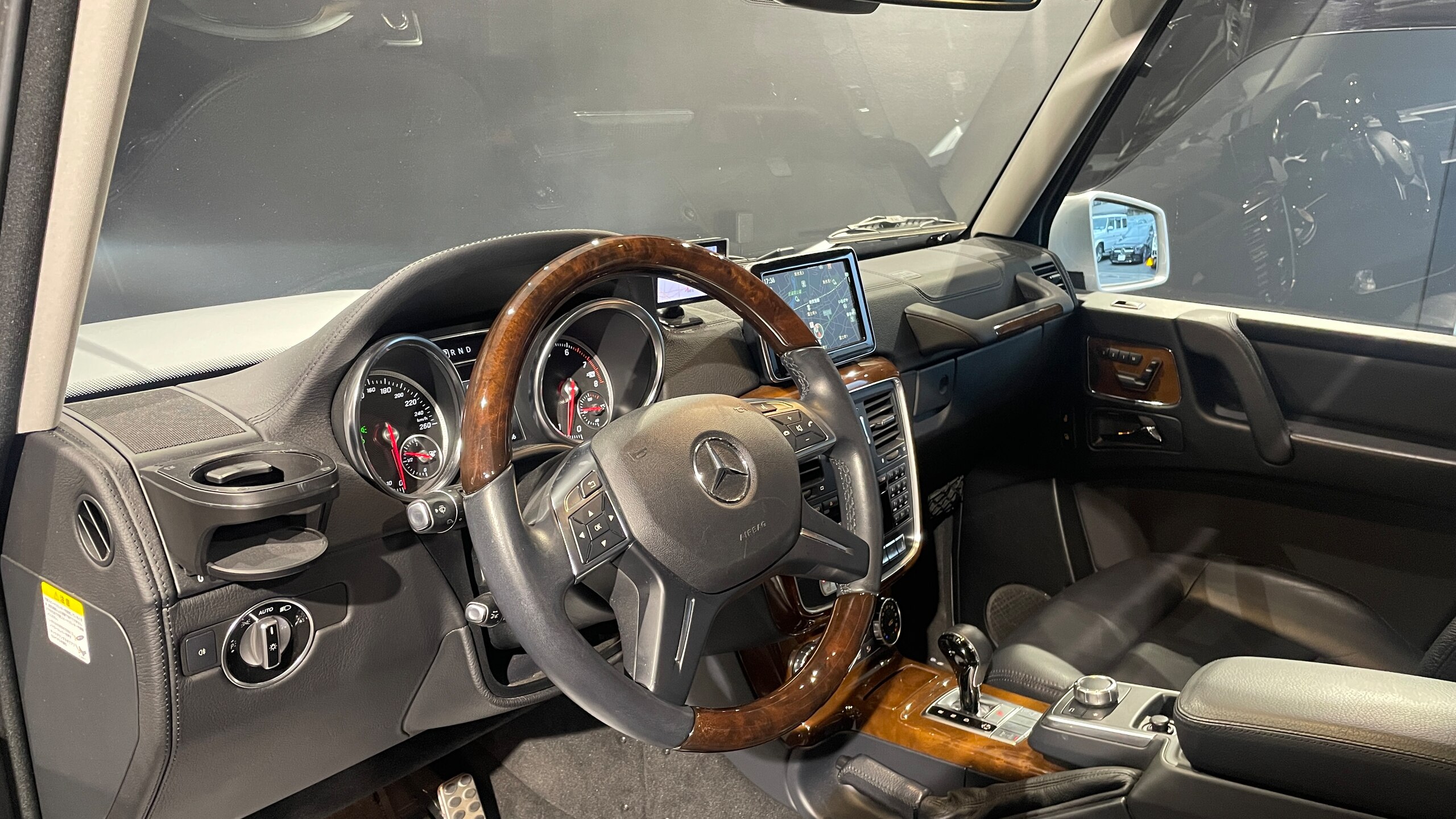 2017 Mercedes-Benz G-Class - メルセデス・ベンツ Gクラス G550 ロング 4WD スライディングルーフ ラグジュアリーパッケージ バックモニター テレビ機能 左ハンドル シートヒーター レーダーセーフティパッケージ パークトロニック 本革シート ツインターボエンジン