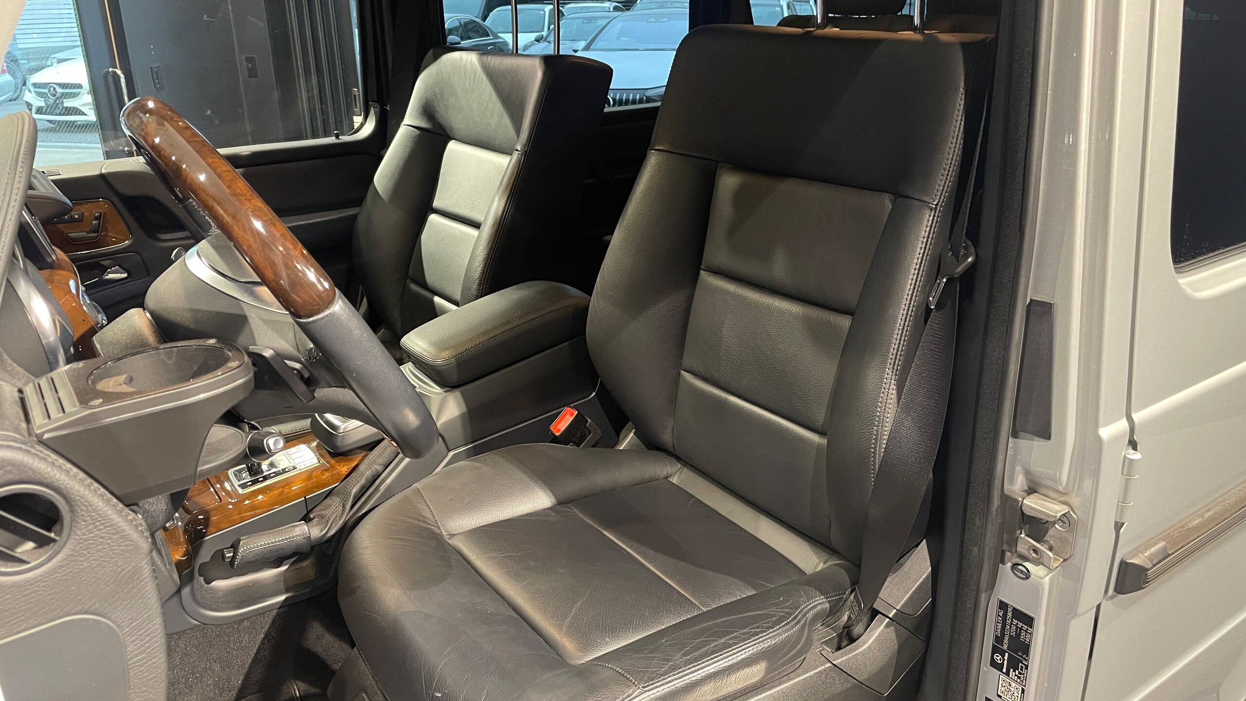 2017 Mercedes-Benz G-Class - メルセデス・ベンツ Gクラス G550 ロング 4WD スライディングルーフ ラグジュアリーパッケージ バックモニター テレビ機能 左ハンドル シートヒーター レーダーセーフティパッケージ パークトロニック 本革シート ツインターボエンジン