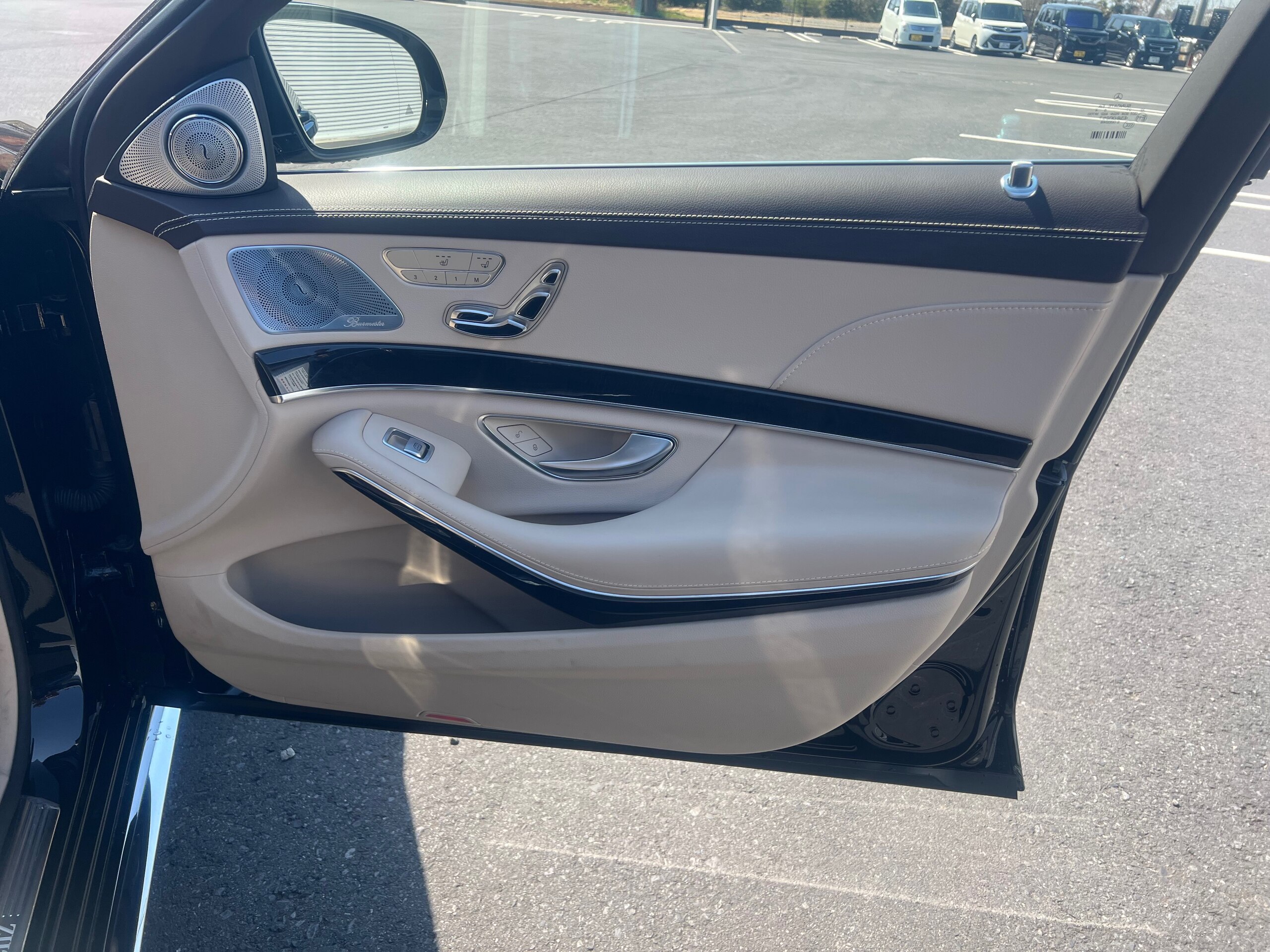 2015 Mercedes-Benz S-Class - メルセデス・ベンツ Sクラス S550 ロング AMGライン 白革シート S65仕様 フロント リア サイド 純正品 社外マフラー リアスポイラー 21インチアルミ プッシュスタート 全方位モニター 左ハンドル キャリパー塗装 サンルーフ