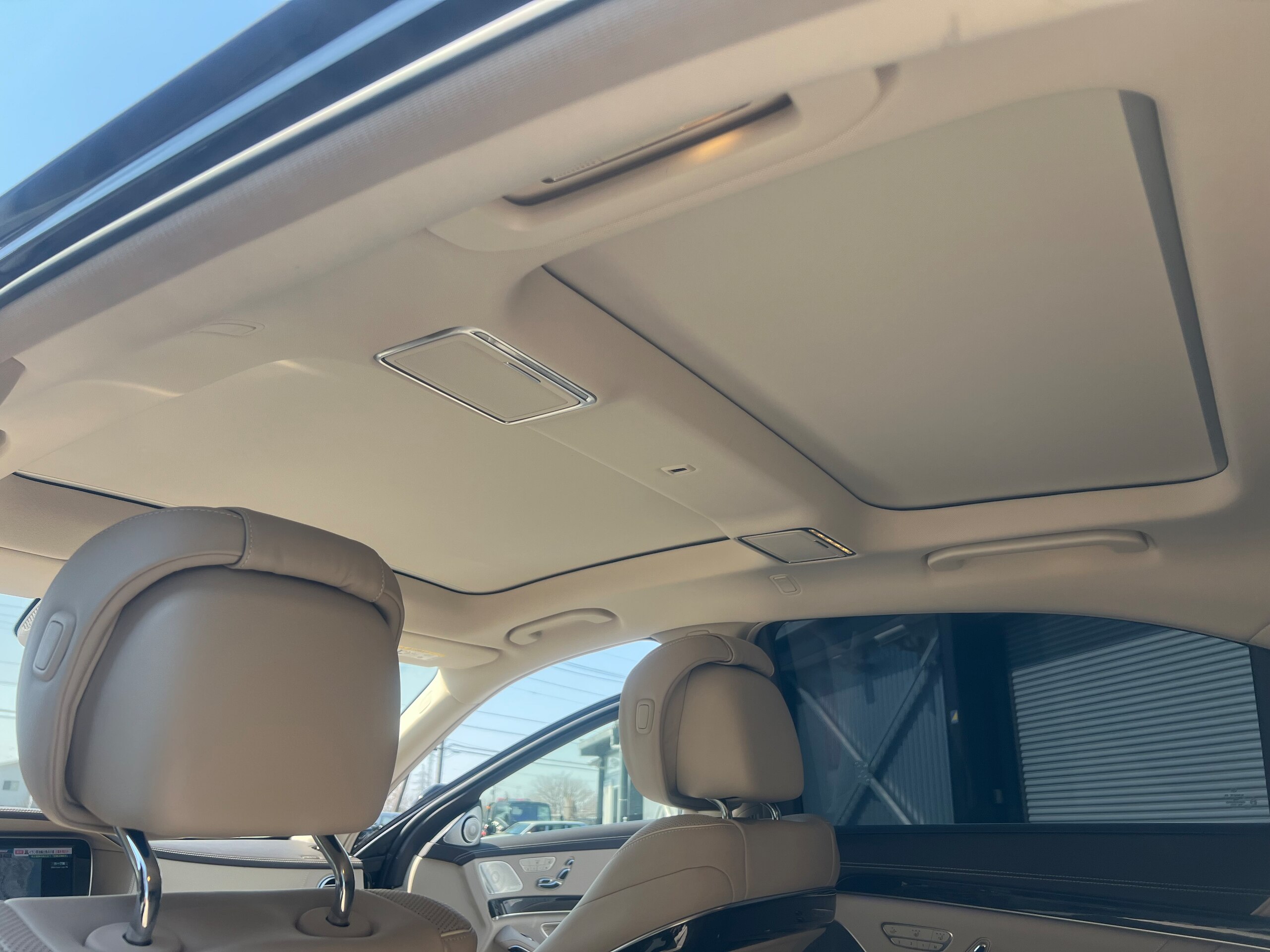 2015 Mercedes-Benz S-Class - メルセデス・ベンツ Sクラス S550 ロング AMGライン 白革シート S65仕様 フロント リア サイド 純正品 社外マフラー リアスポイラー 21インチアルミ プッシュスタート 全方位モニター 左ハンドル キャリパー塗装 サンルーフ