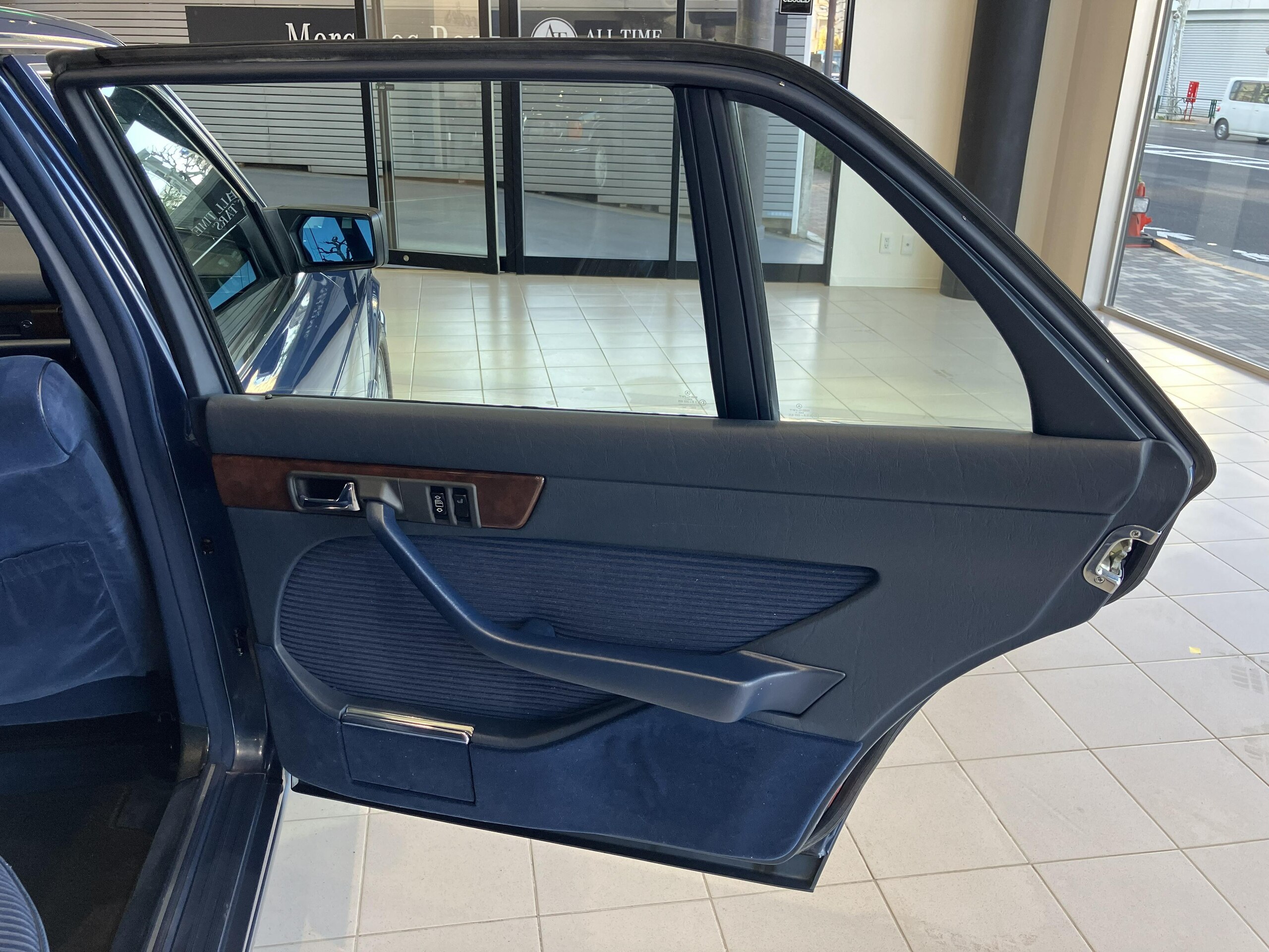 1989 Mercedes-Benz S-Class