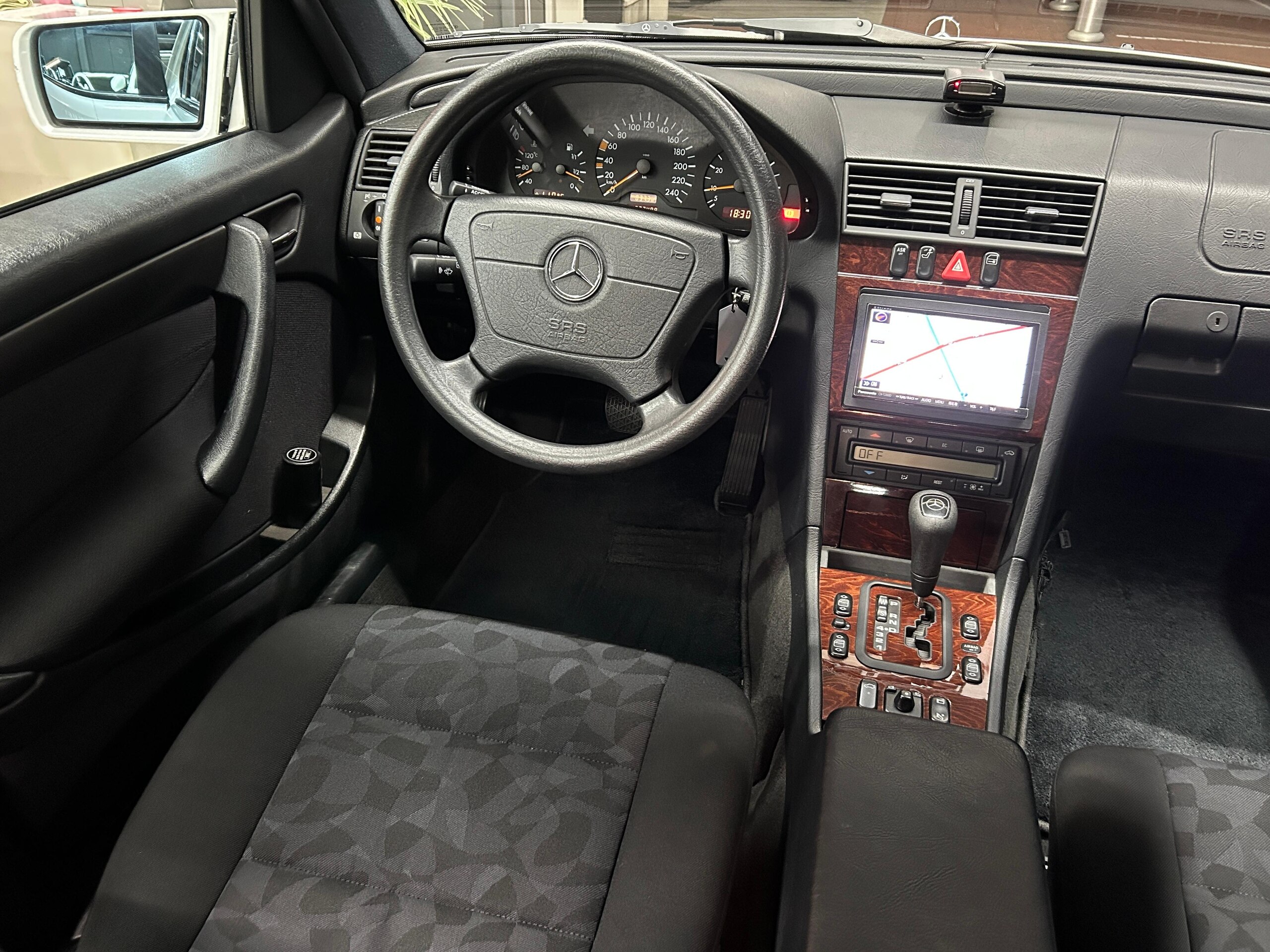 1999 Mercedes-Benz C-Class - 1999 مرسيدس بنز C-Class