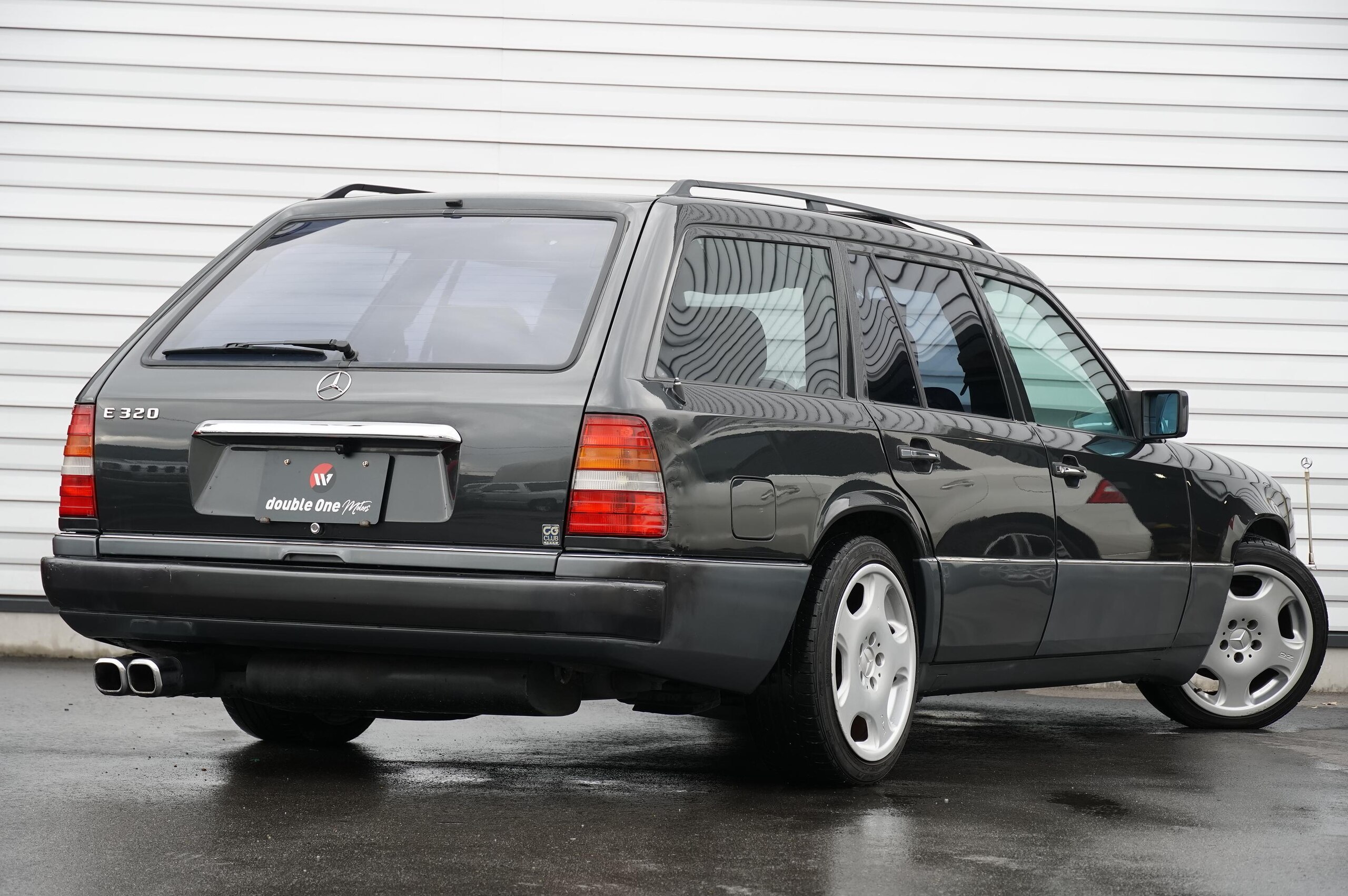 1997 Mercedes-Benz E-Class Wagon - メルセデス・ベンツ Eクラスワゴン E320 ステーションワゴン 左ハンドル OZ17インチAW ロリンザーマフラー サンルーフ ブラックレザー フルセグTV バックカメラ パワーシート ETC