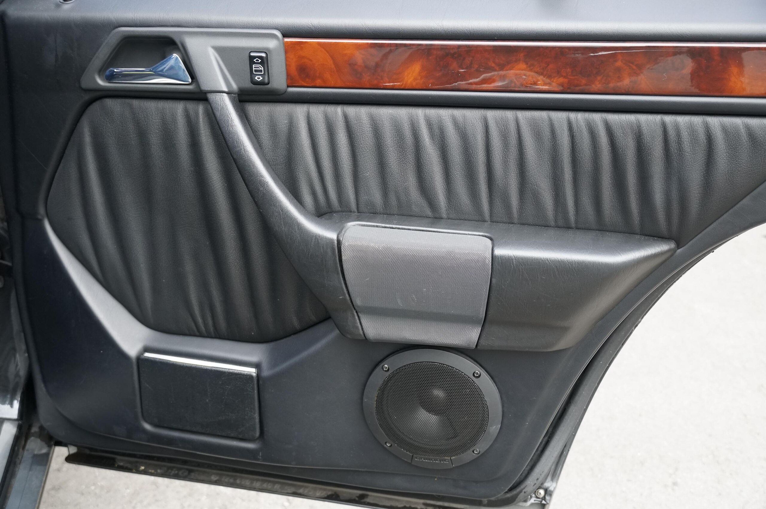 1997 Mercedes-Benz E-Class Wagon - メルセデス・ベンツ Eクラスワゴン E320 ステーションワゴン 左ハンドル OZ17インチAW ロリンザーマフラー サンルーフ ブラックレザー フルセグTV バックカメラ パワーシート ETC