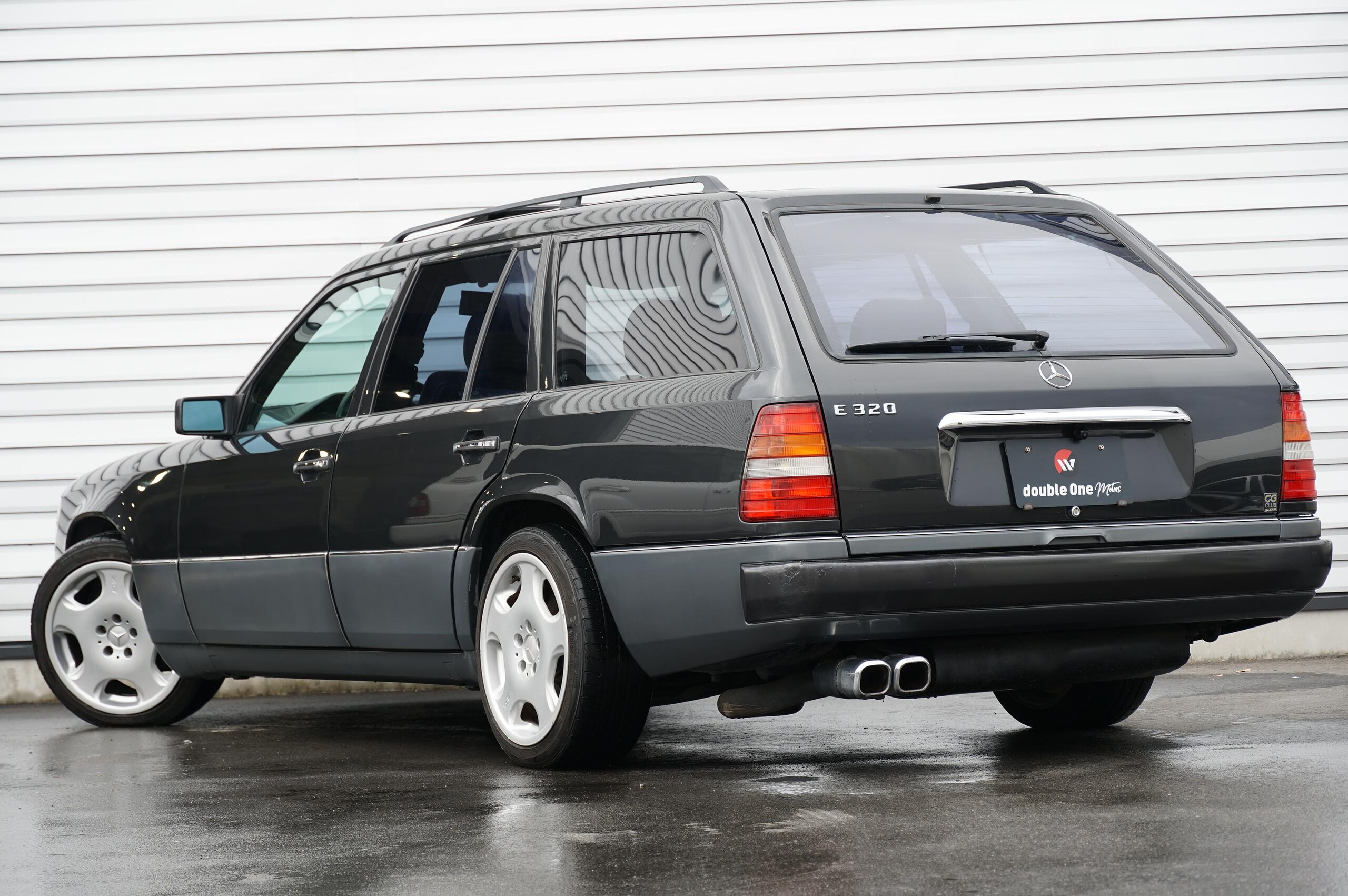 1997 Mercedes-Benz E-Class Wagon - メルセデス・ベンツ Eクラスワゴン E320 ステーションワゴン 左ハンドル OZ17インチAW ロリンザーマフラー サンルーフ ブラックレザー フルセグTV バックカメラ パワーシート ETC