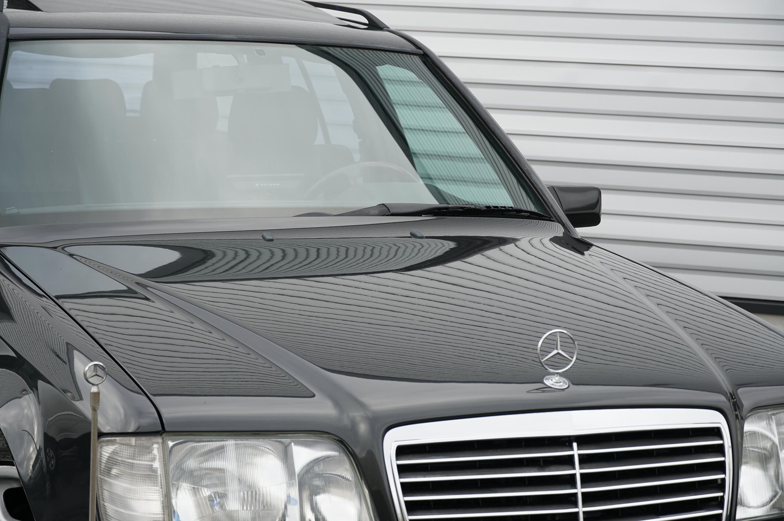 1997 Mercedes-Benz E-Class Wagon - メルセデス・ベンツ Eクラスワゴン E320 ステーションワゴン 左ハンドル OZ17インチAW ロリンザーマフラー サンルーフ ブラックレザー フルセグTV バックカメラ パワーシート ETC