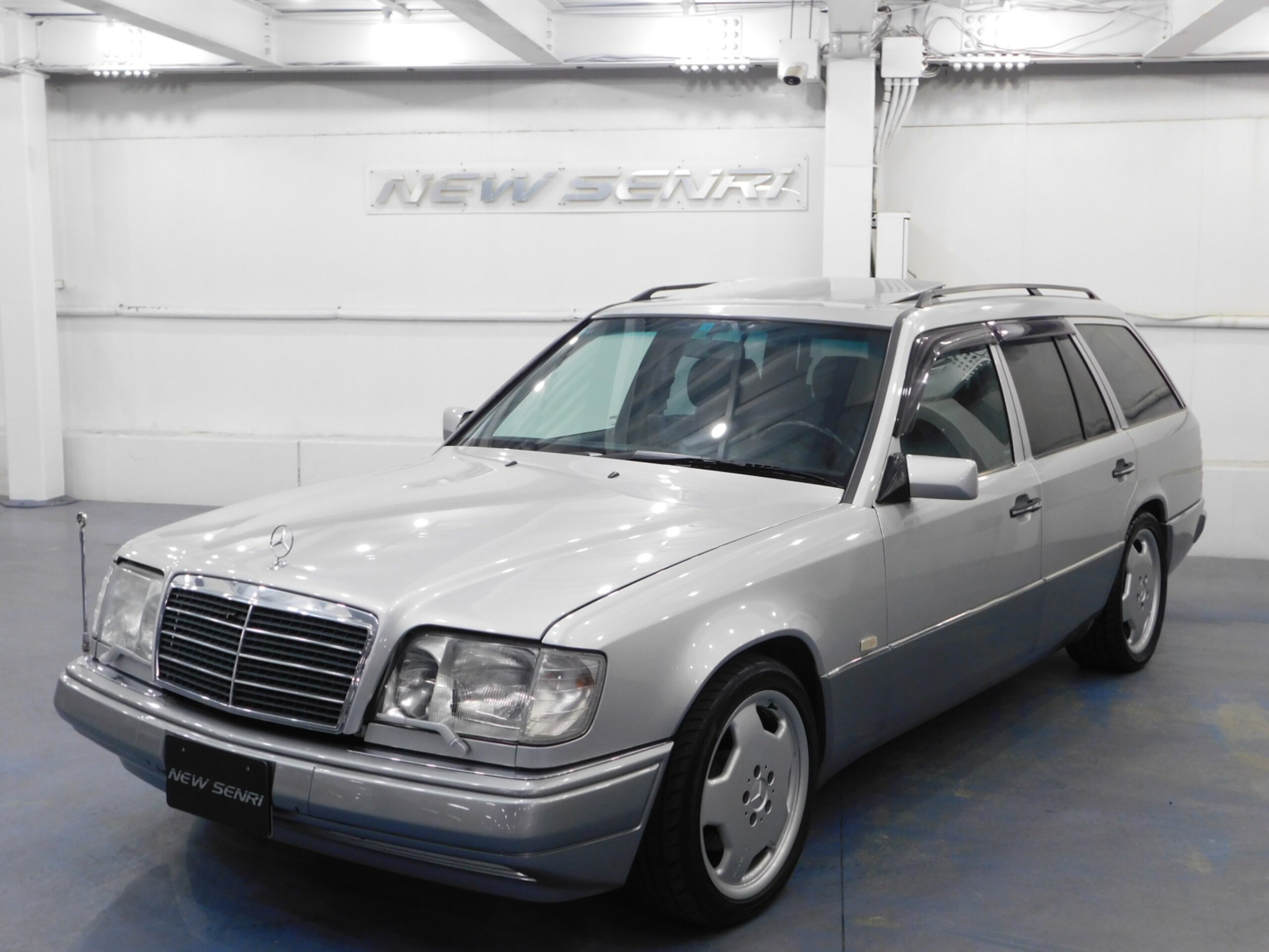 1995 Mercedes-Benz E-Class Wagon - 1995 مرسيدس بنز E-Class Wagon