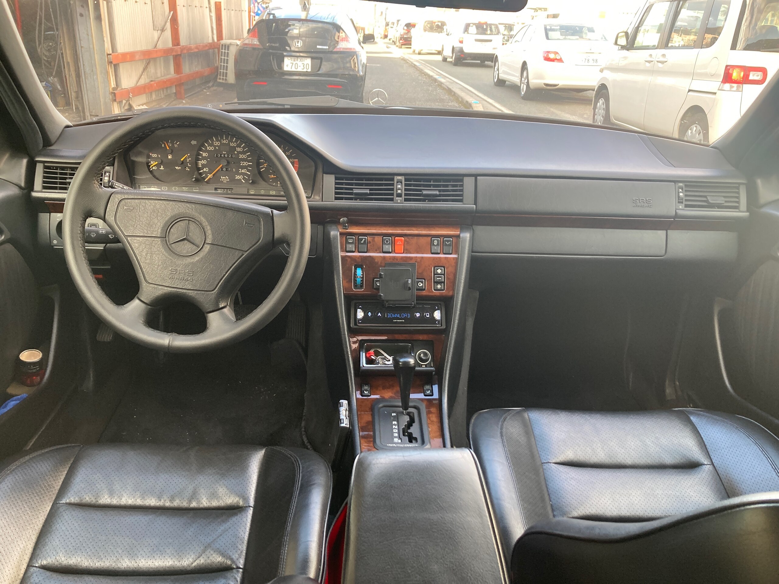1995 Mercedes-Benz E-Class - 1995 مرسيدس بنز E-Class