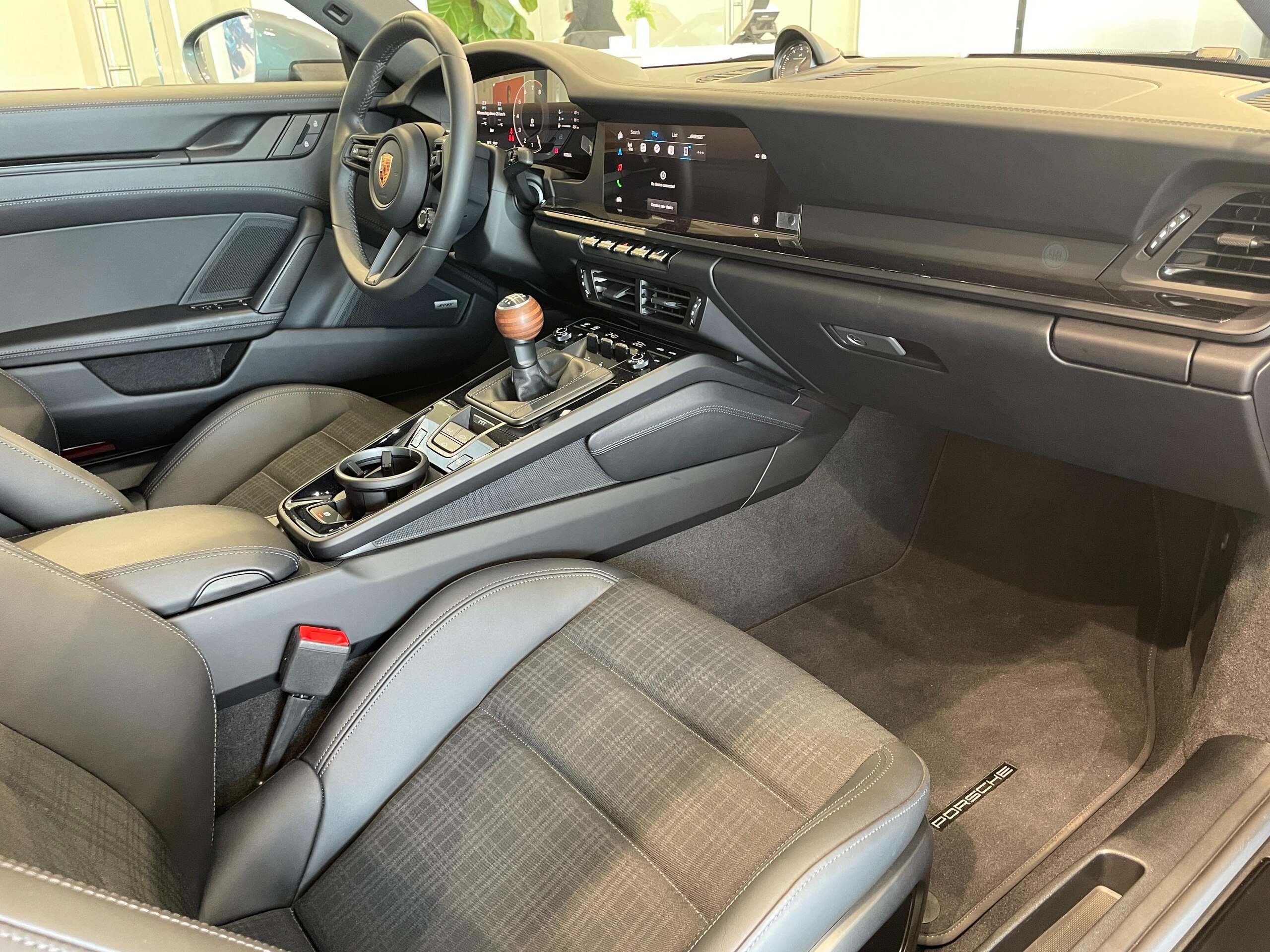 2025 Porsche 911 - 2025 ポルシェ Designサブセコンドクロック/BOSEサウンド/軽量遮音ガラス