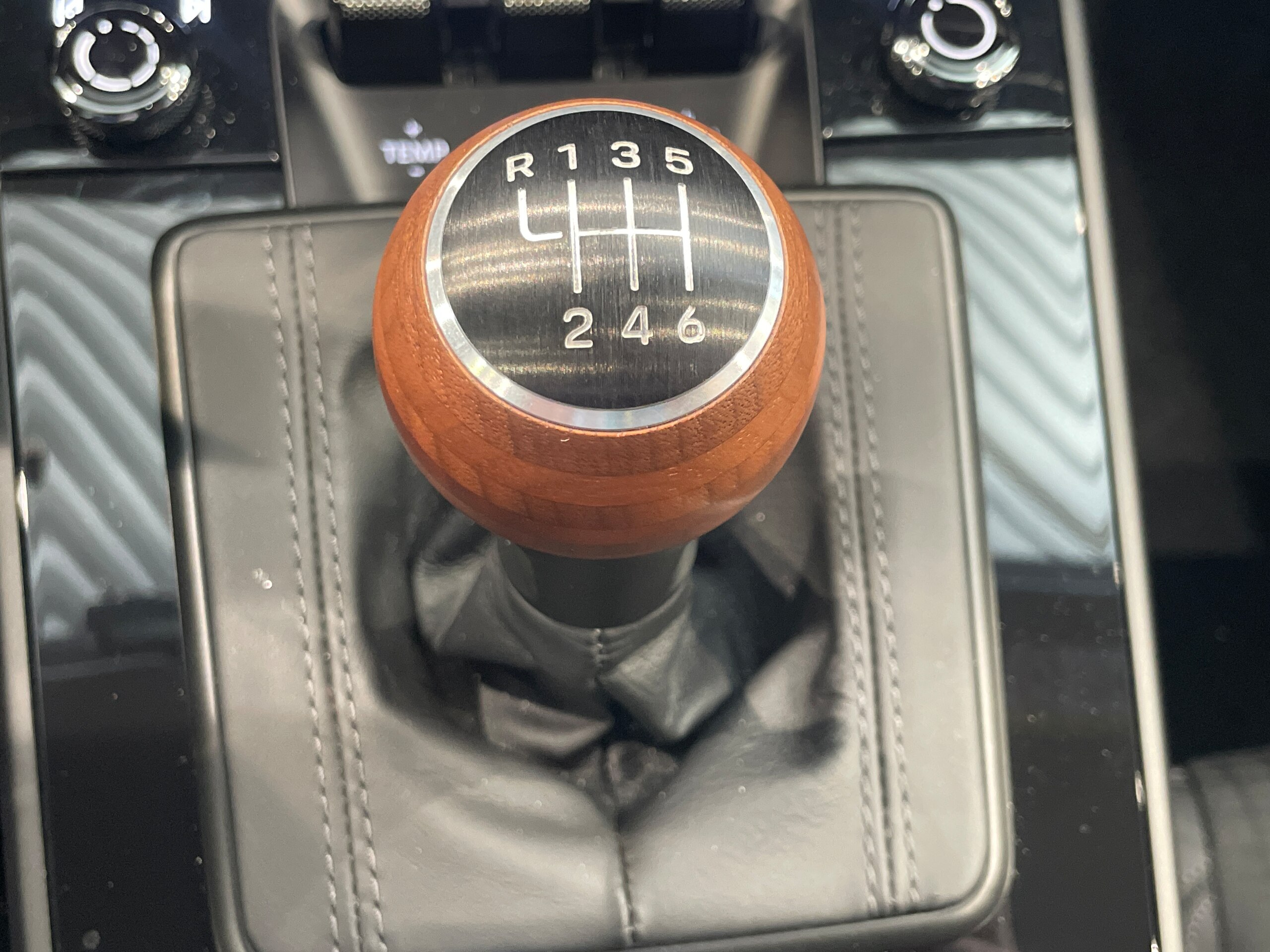 2025 Porsche 911 - 2025 ポルシェ Designサブセコンドクロック/BOSEサウンド/軽量遮音ガラス