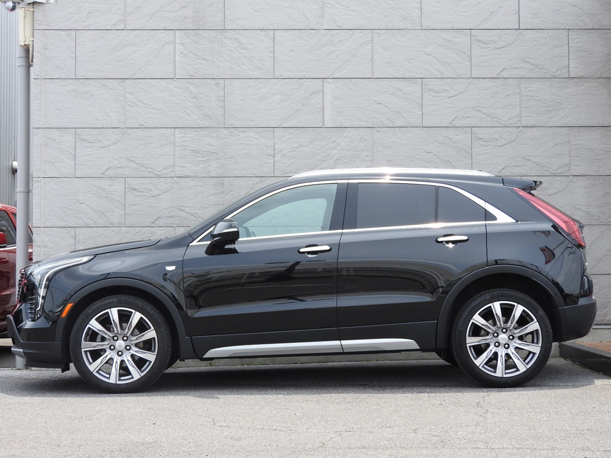 2023 Cadillac XT4 - キャデラック XT4 プラチナム 4WD 正規ディーラー車 LEDヘッドライト エマージェンシーブレーキ パノラミックルーフ パーキングアシスト 全周囲カメラ シートヒーター&クーラー 純正20インチAW パートタイム4WD アダプティブクルーズ