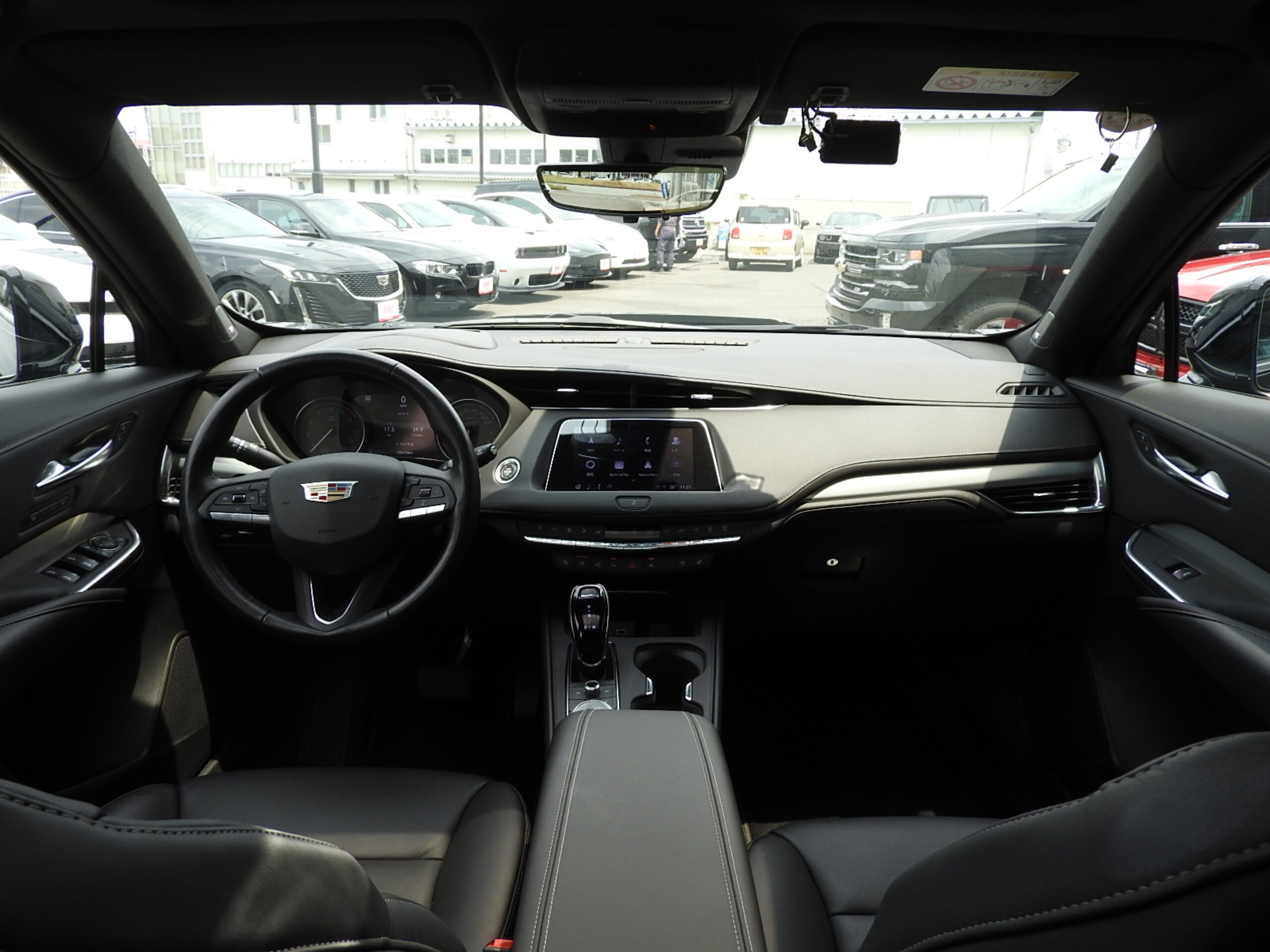 2023 Cadillac XT4 - キャデラック XT4 プラチナム 4WD 正規ディーラー車 LEDヘッドライト エマージェンシーブレーキ パノラミックルーフ パーキングアシスト 全周囲カメラ シートヒーター&クーラー 純正20インチAW パートタイム4WD アダプティブクルーズ