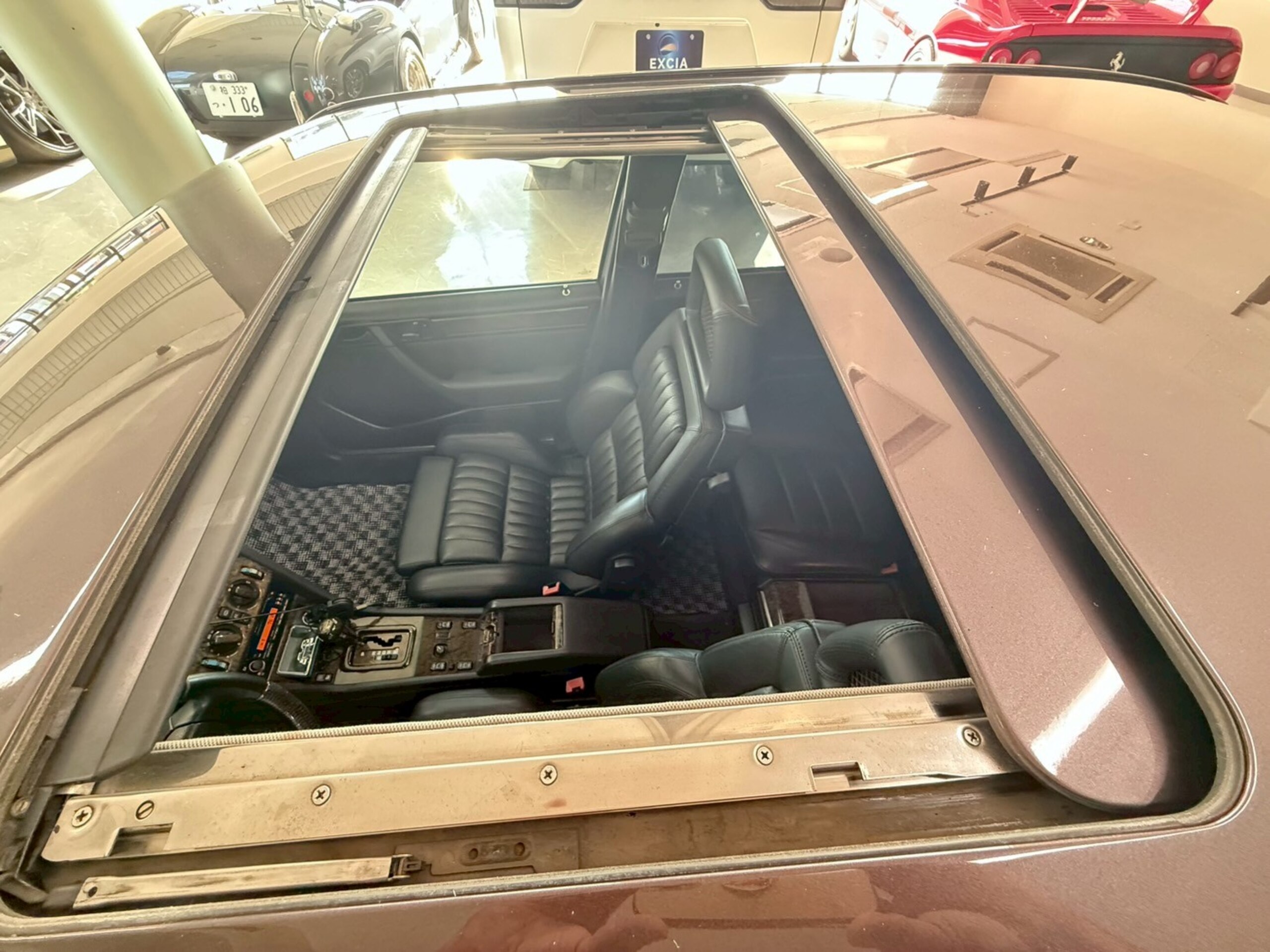 1994 Mercedes-Benz E-Class - メルセデス・ベンツ Eクラス E500 並行輸入・サンルーフ・18インチAW・ クルーズコントロール・ポルシェロゴセンターキャップ・ポータブルナビ・パワーシート・黒革