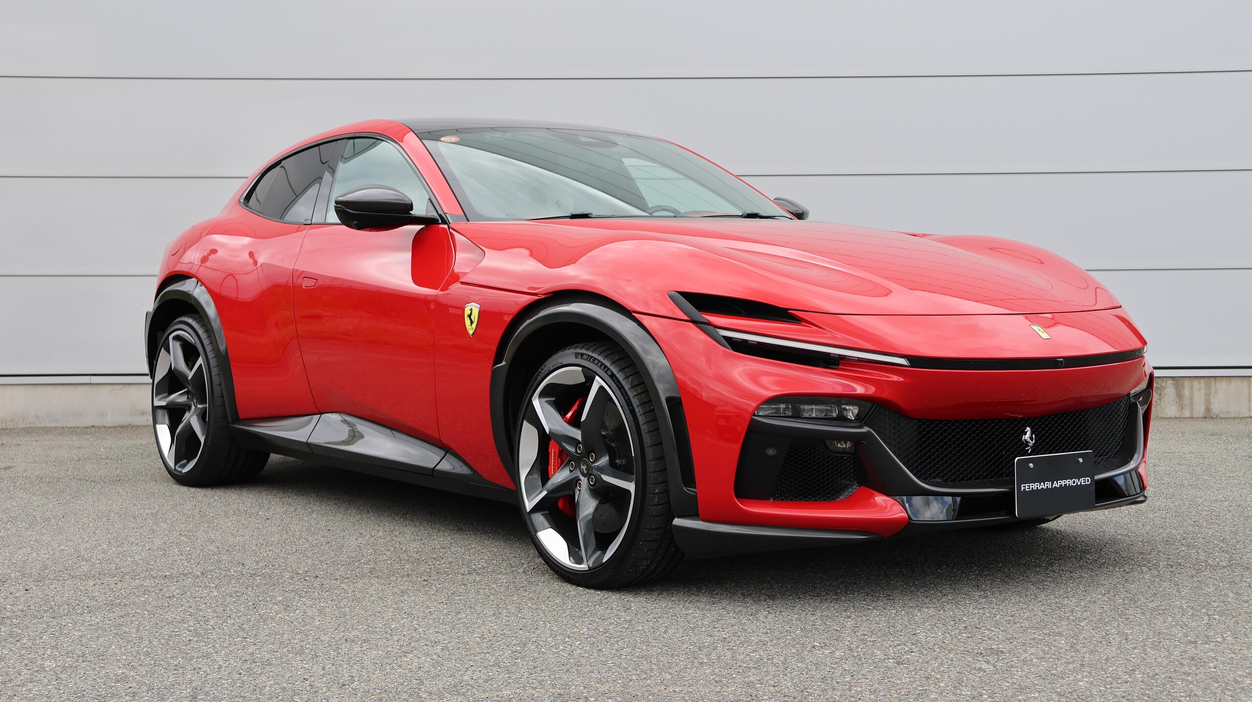 2025 Ferrari Purosangue - フェラーリ プロサングエ F1 DCT 4WD 認定中古車 OP1546 外装スペシャルカラー カーボンフロントスポイラー カーボンリアディフューザー カーボンアウターシルカバー カーボンホイールアーチ サスペンションリフター カーボンステアリングホイール