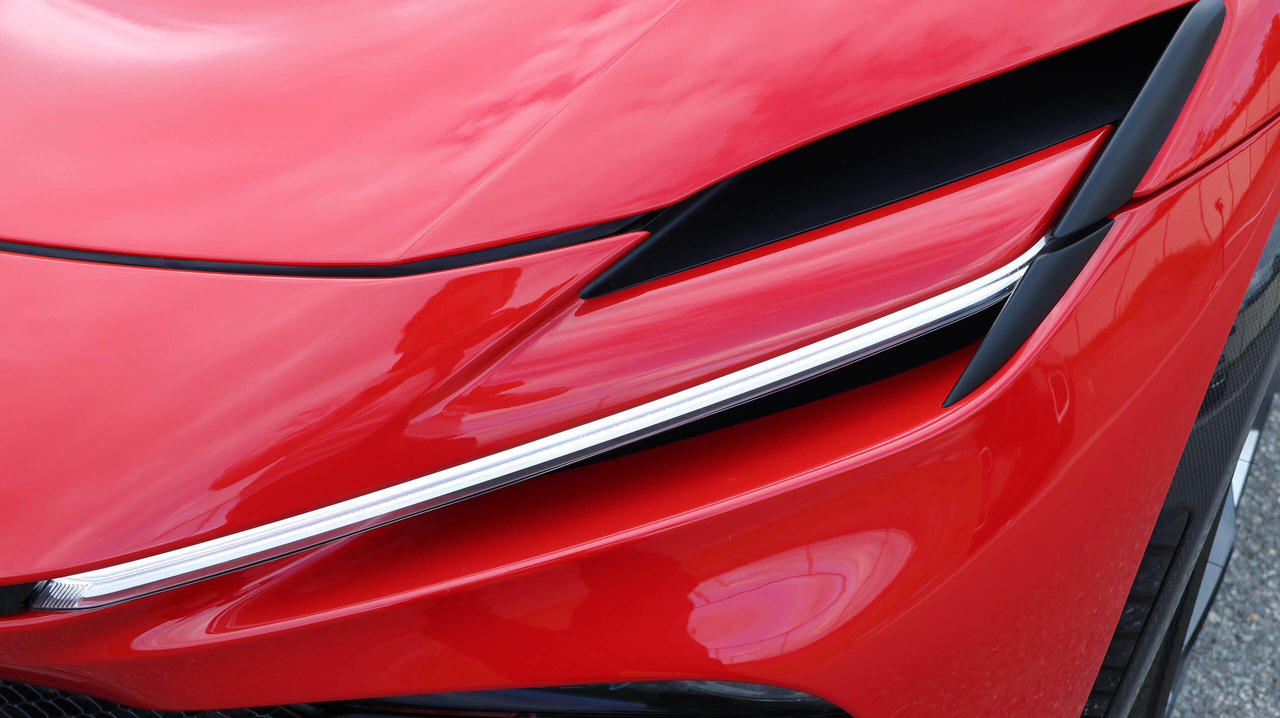 2025 Ferrari Purosangue - フェラーリ プロサングエ F1 DCT 4WD 認定中古車 OP1546 外装スペシャルカラー カーボンフロントスポイラー カーボンリアディフューザー カーボンアウターシルカバー カーボンホイールアーチ サスペンションリフター カーボンステアリングホイール
