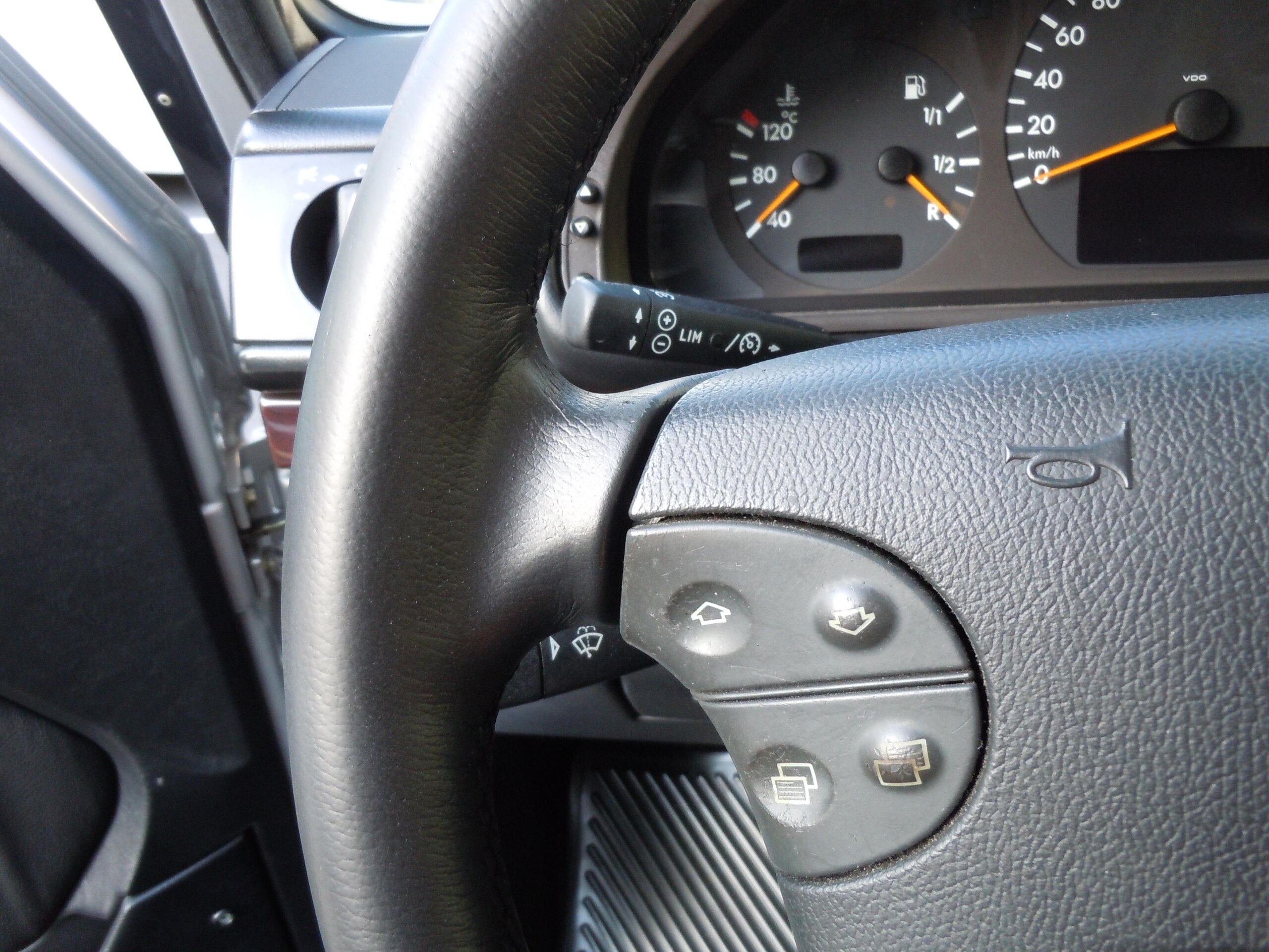 2000 Mercedes-Benz G-Class