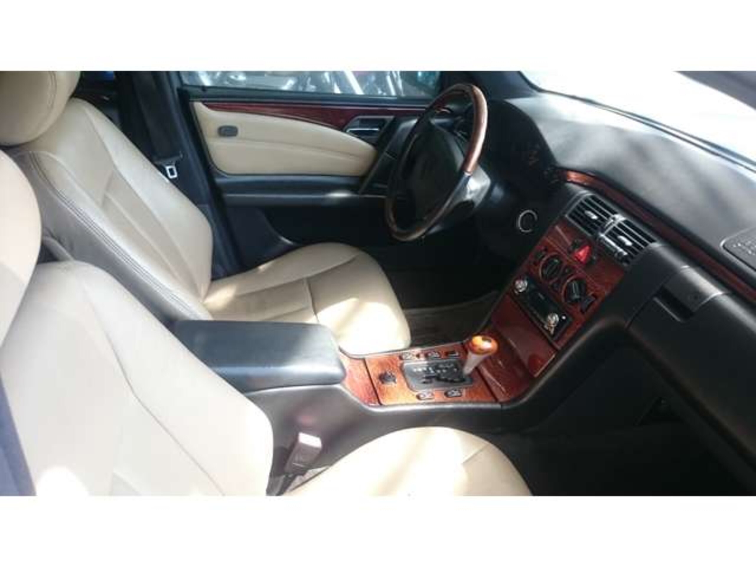1995 Mercedes-Benz E-Class Wagon - 1995 مرسيدس بنز E-Class Wagon
