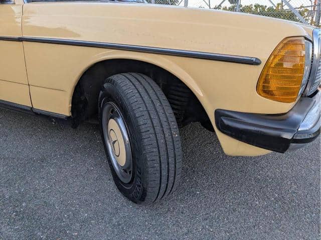 1985 MERCEDES-BENZ MEDIUM CLASS/123193