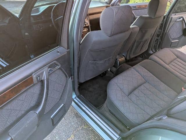 1993 MERCEDES-BENZ E-CLASS/124092 - 1993 メルセデス・ベンツ E-Class