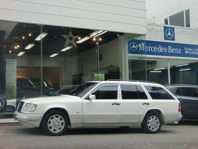 1994 MERCEDES-BENZ E-CLASS/124092