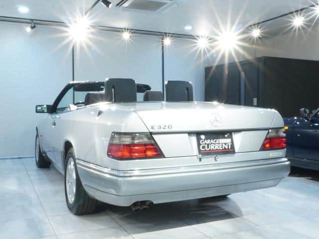 1995 MERCEDES-BENZ E-CLASS/124066