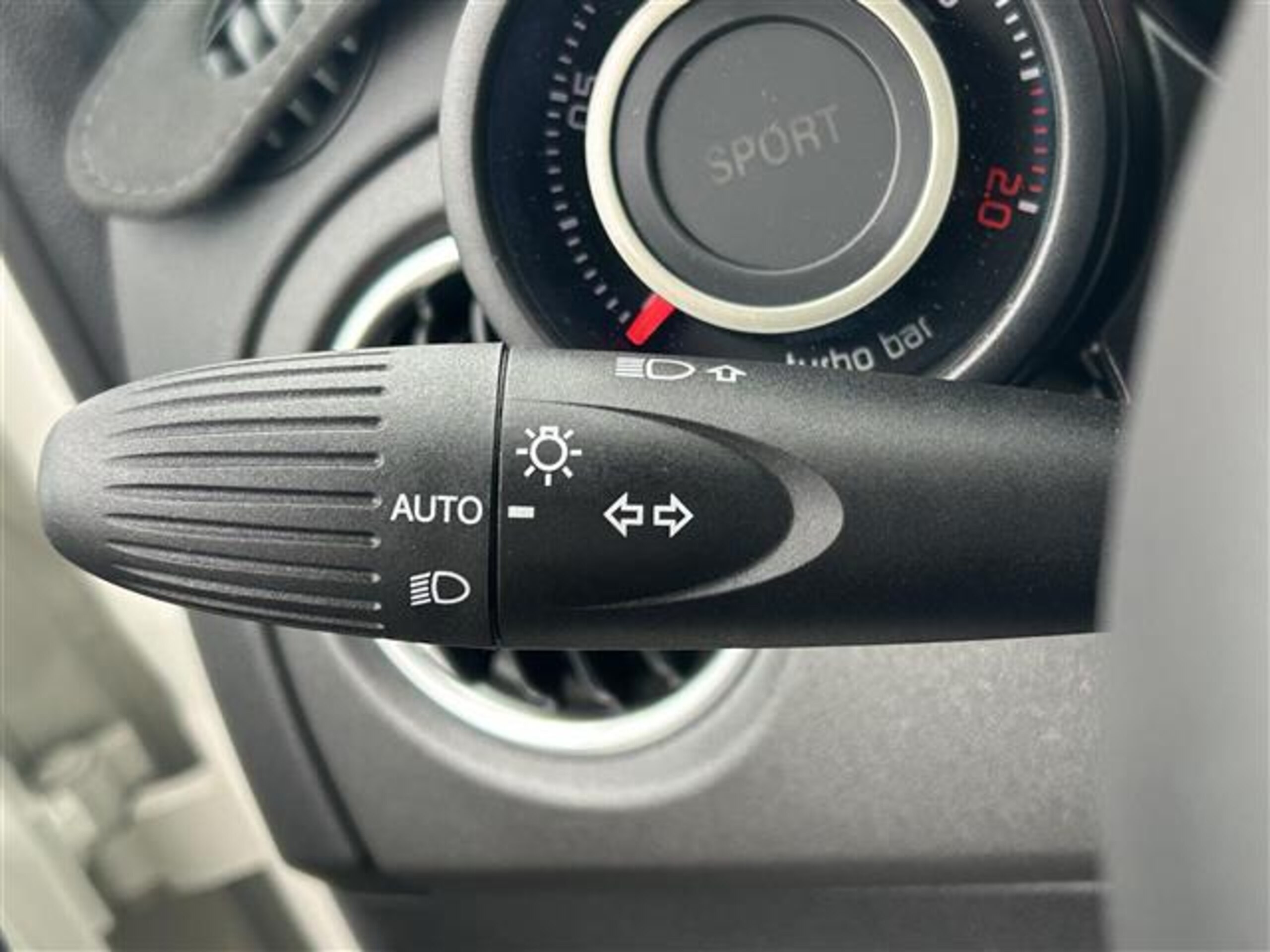 2023 Abarth 695 - アバルト 695 コンペティツィオーネ 禁煙/7インチタッチパネルモニター付きUCONNECT/BT/USB/AppleCarPlay/AndoroidAuto/Beatsサウンド/ETC/前後ドラレコ/5速MT左ハンドル仕様/1.4L直列4気管DOHC16バルブインタークラー付