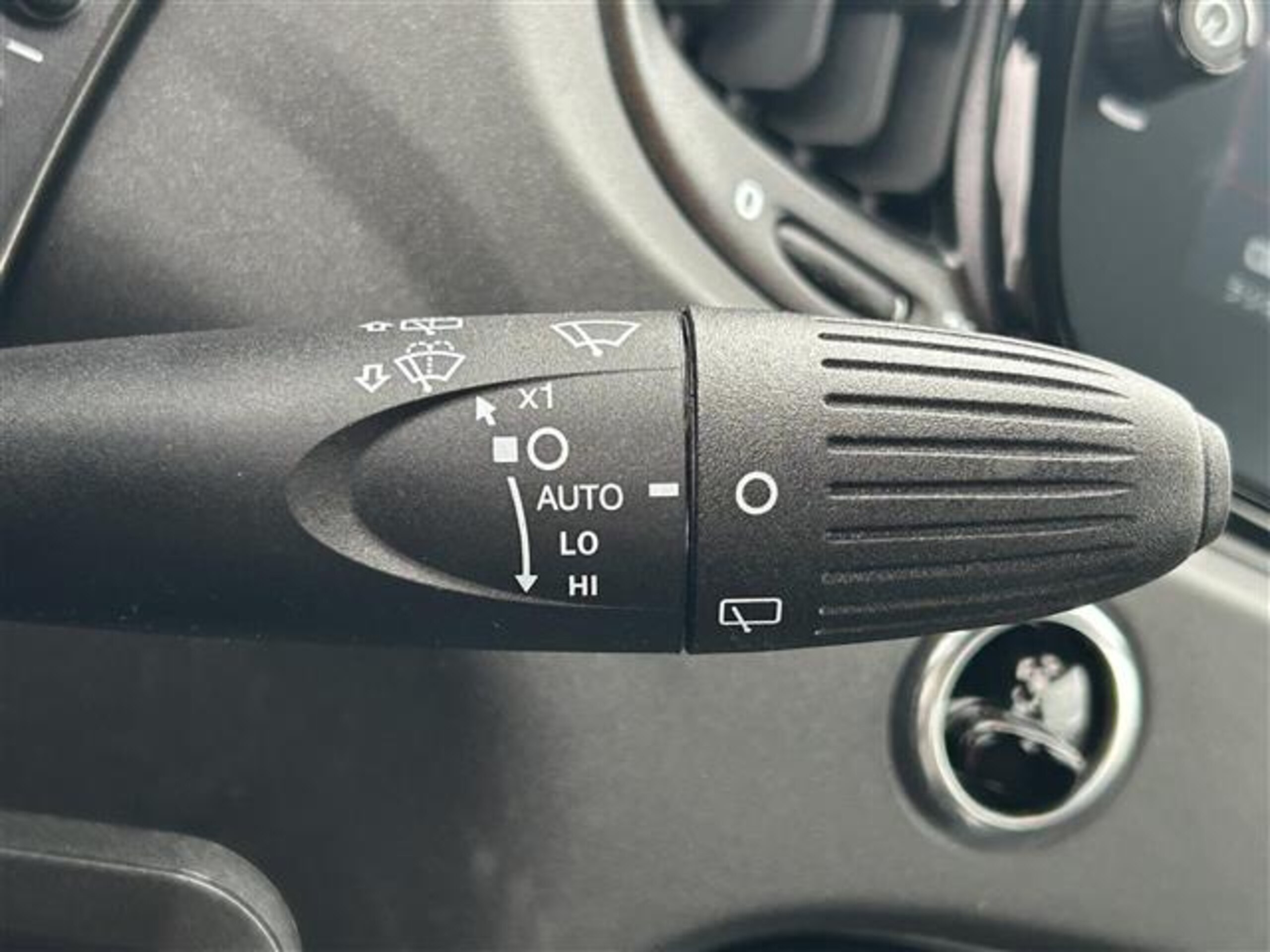 2023 Abarth 695 - アバルト 695 コンペティツィオーネ 禁煙/7インチタッチパネルモニター付きUCONNECT/BT/USB/AppleCarPlay/AndoroidAuto/Beatsサウンド/ETC/前後ドラレコ/5速MT左ハンドル仕様/1.4L直列4気管DOHC16バルブインタークラー付
