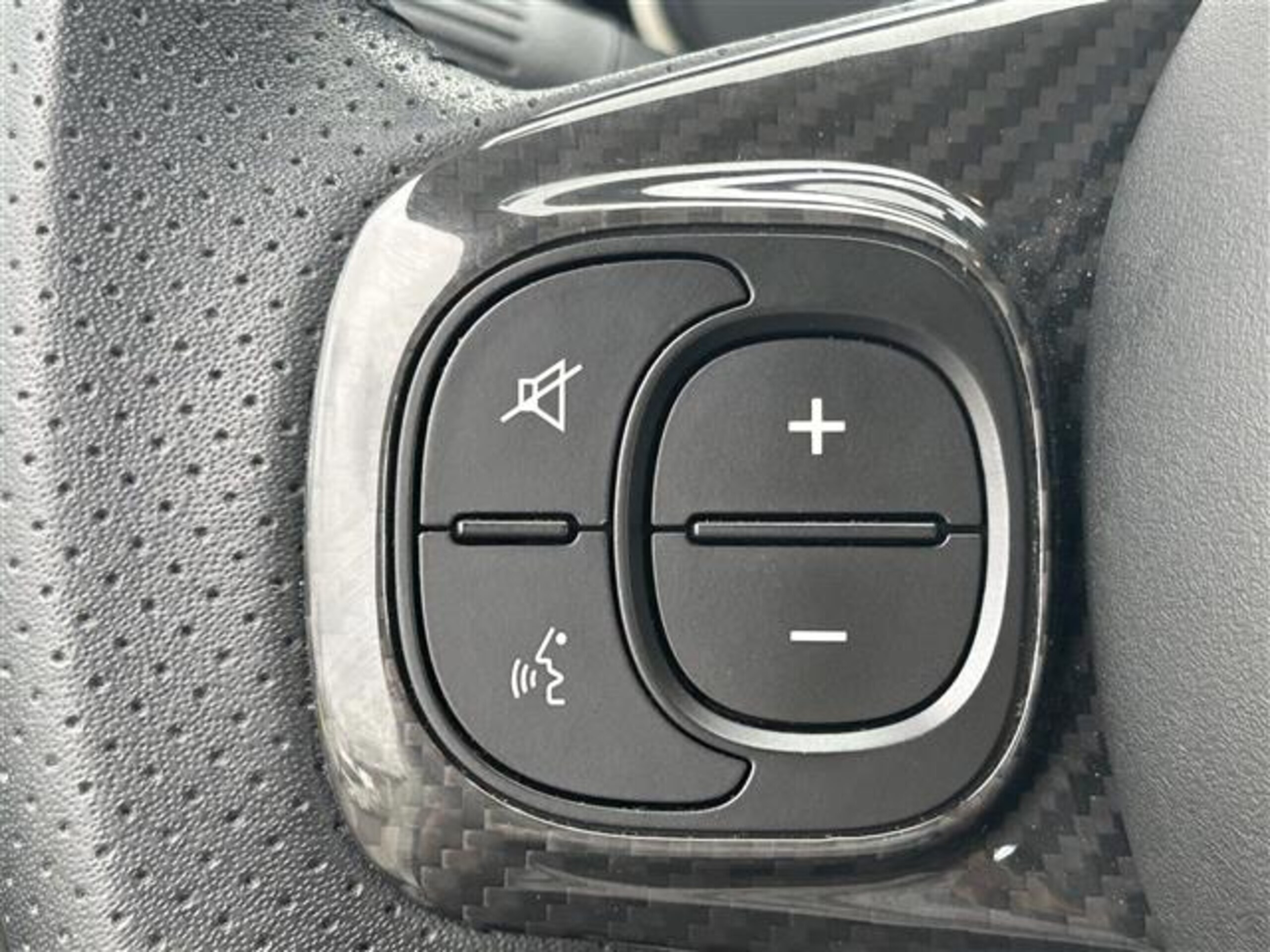2023 Abarth 695 - アバルト 695 コンペティツィオーネ 禁煙/7インチタッチパネルモニター付きUCONNECT/BT/USB/AppleCarPlay/AndoroidAuto/Beatsサウンド/ETC/前後ドラレコ/5速MT左ハンドル仕様/1.4L直列4気管DOHC16バルブインタークラー付