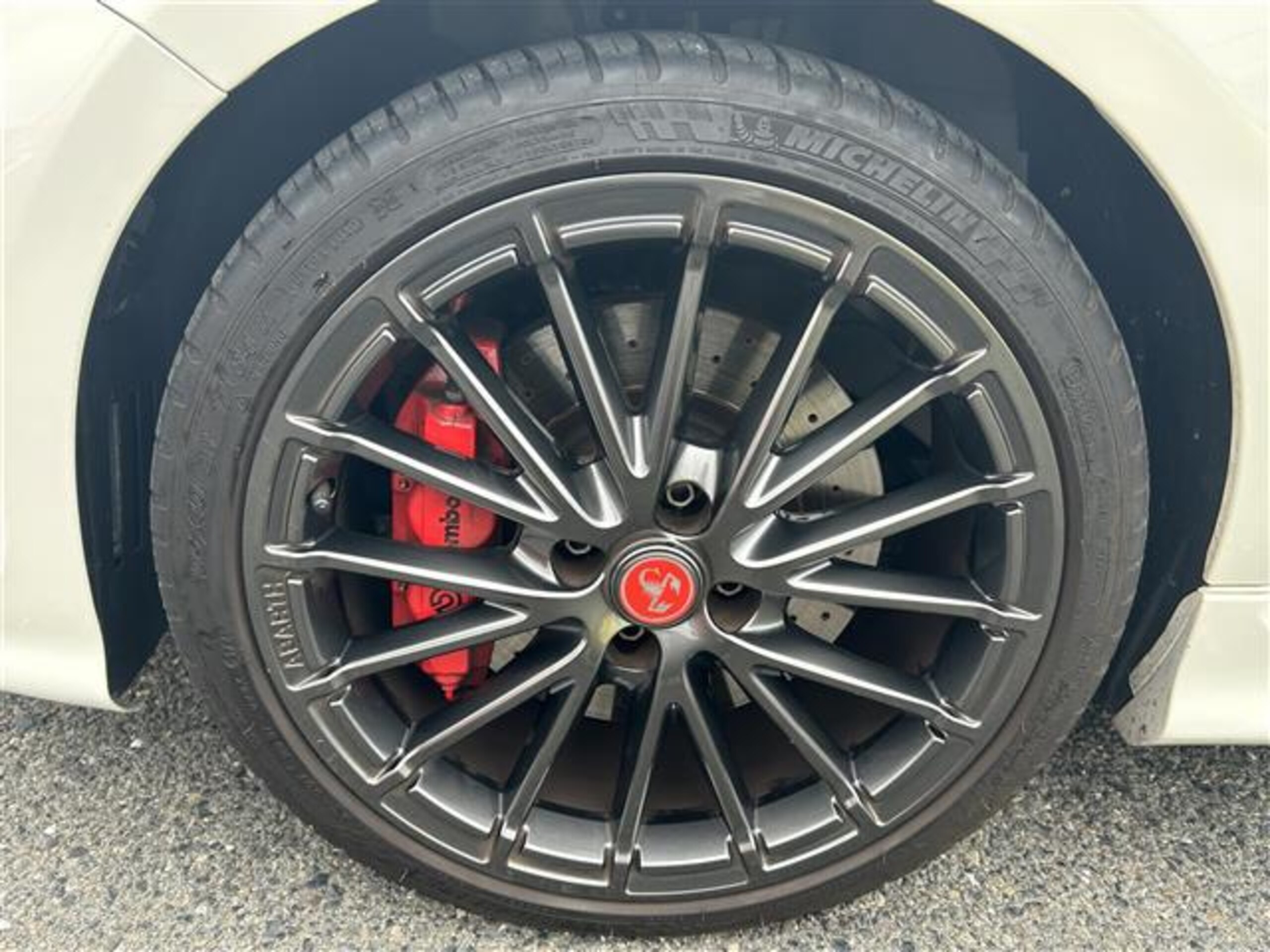 2023 Abarth 695 - アバルト 695 コンペティツィオーネ 禁煙/7インチタッチパネルモニター付きUCONNECT/BT/USB/AppleCarPlay/AndoroidAuto/Beatsサウンド/ETC/前後ドラレコ/5速MT左ハンドル仕様/1.4L直列4気管DOHC16バルブインタークラー付