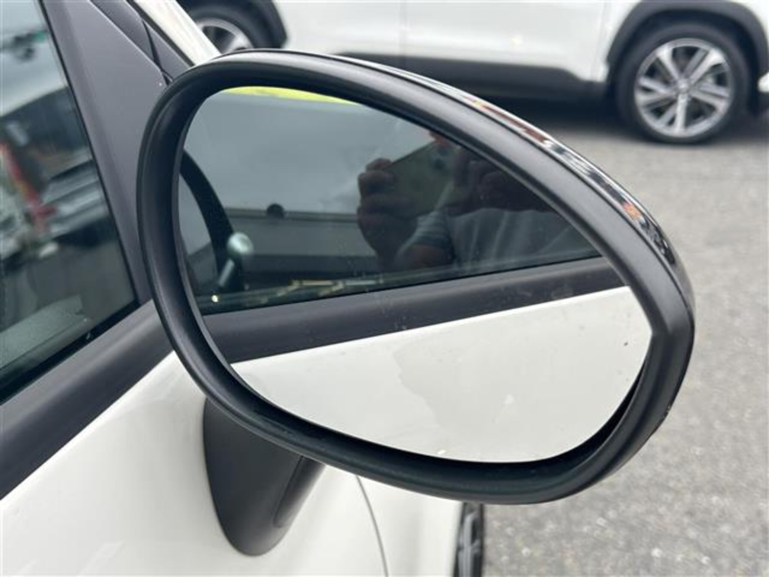 2023 Abarth 695 - アバルト 695 コンペティツィオーネ 禁煙/7インチタッチパネルモニター付きUCONNECT/BT/USB/AppleCarPlay/AndoroidAuto/Beatsサウンド/ETC/前後ドラレコ/5速MT左ハンドル仕様/1.4L直列4気管DOHC16バルブインタークラー付
