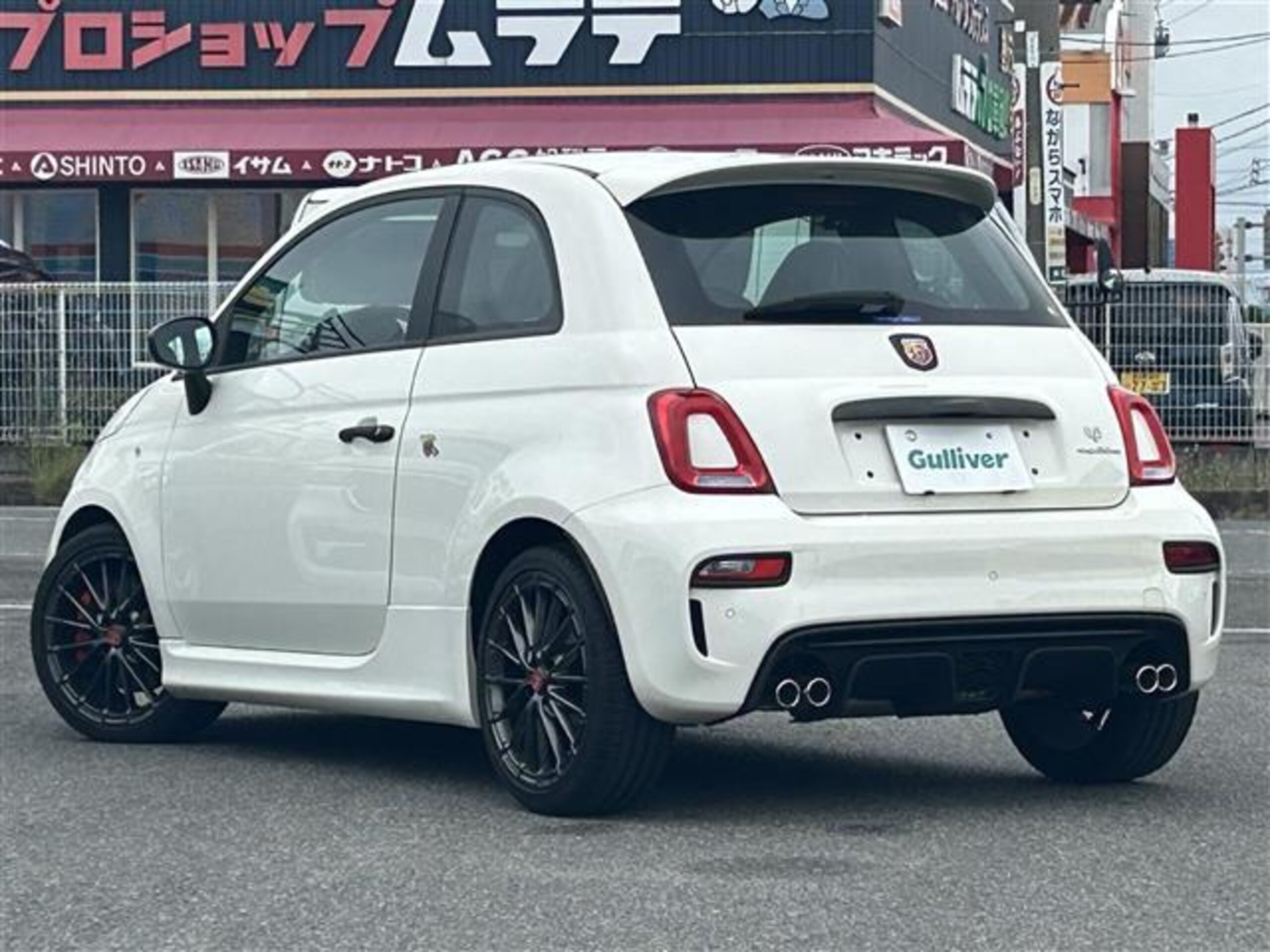 2023 Abarth 695 - アバルト 695 コンペティツィオーネ 禁煙/7インチタッチパネルモニター付きUCONNECT/BT/USB/AppleCarPlay/AndoroidAuto/Beatsサウンド/ETC/前後ドラレコ/5速MT左ハンドル仕様/1.4L直列4気管DOHC16バルブインタークラー付