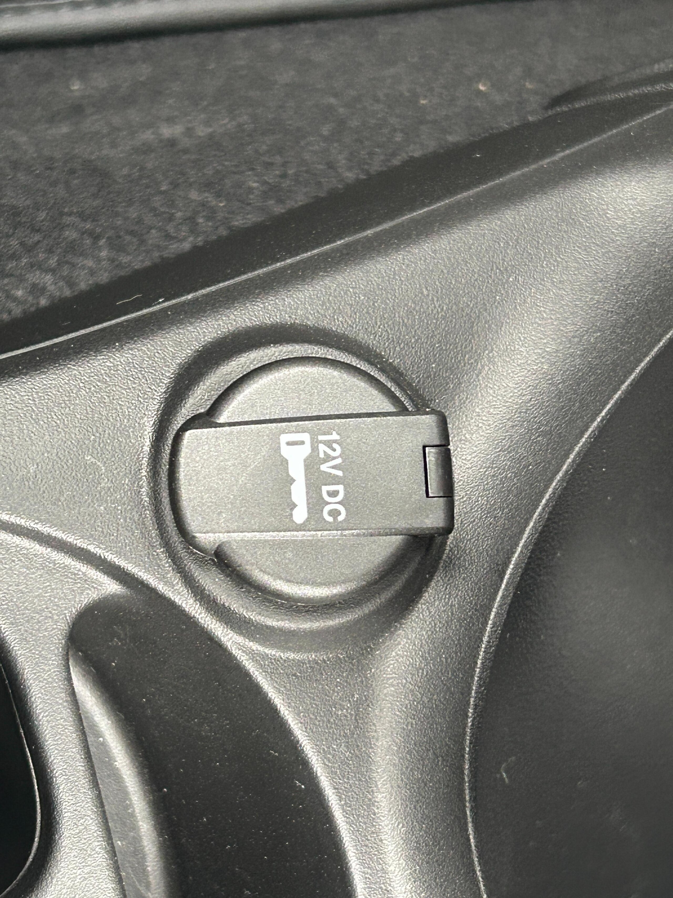 2023 Abarth 695 - アバルト 695 コンペティツィオーネ 禁煙/7インチタッチパネルモニター付きUCONNECT/BT/USB/AppleCarPlay/AndoroidAuto/Beatsサウンド/ETC/前後ドラレコ/5速MT左ハンドル仕様/1.4L直列4気管DOHC16バルブインタークラー付