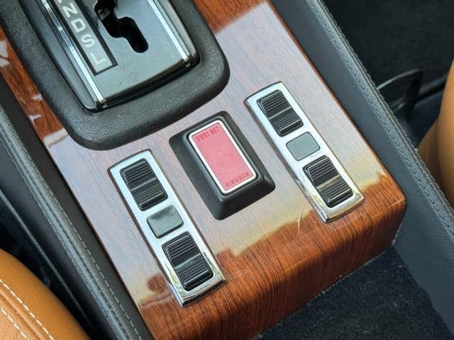 1981 MERCEDES-BENZ SL-CLASS/107025