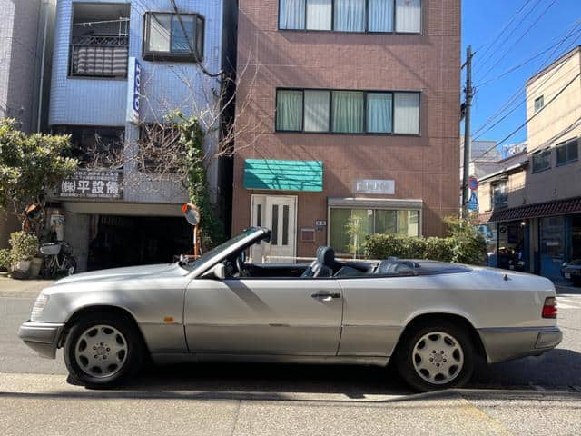 1993 MERCEDES-BENZ E-CLASS/124066