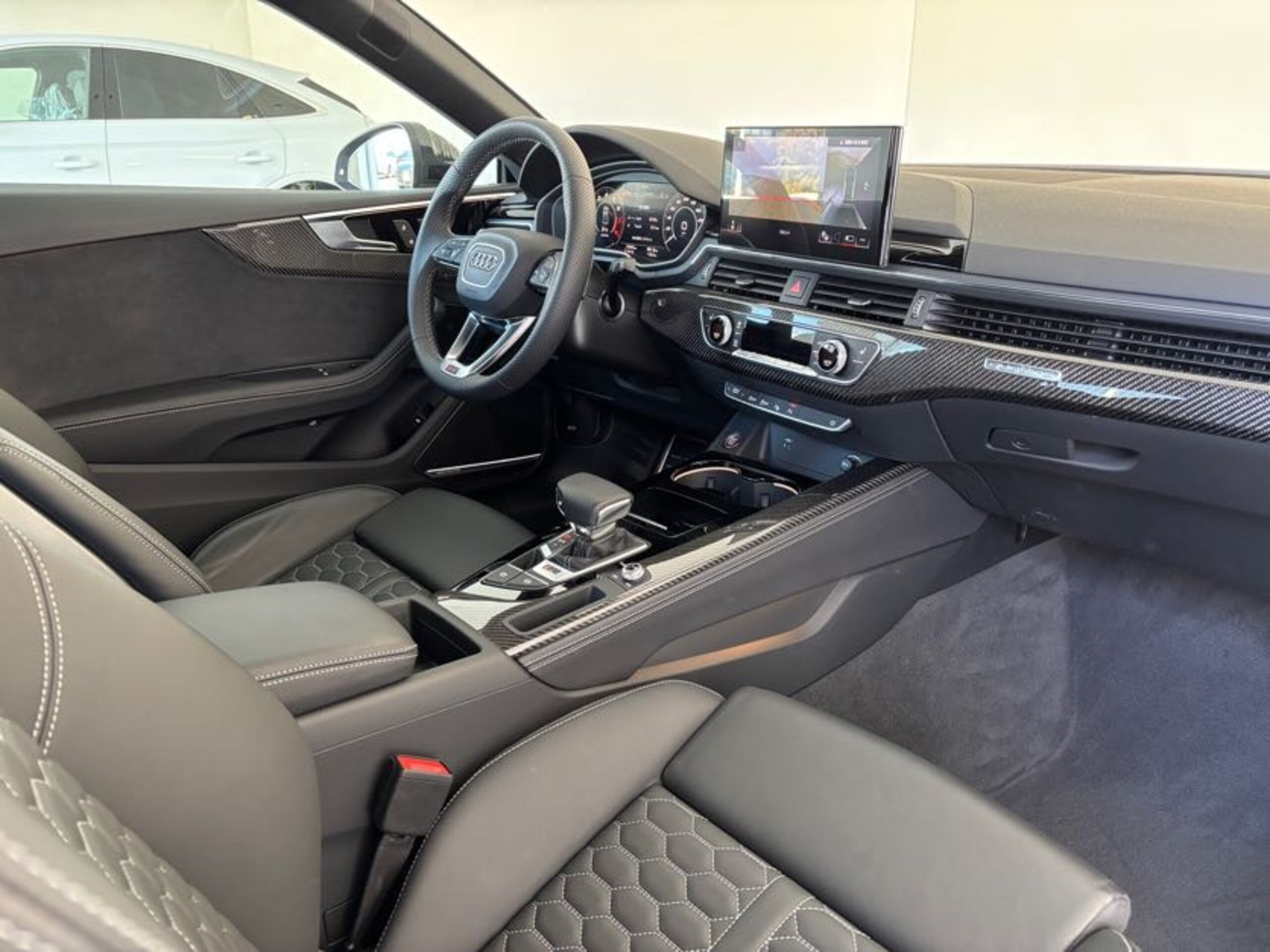 2023 Audi RS5 - アウディ RS5 2.9 4WD ワンオーナー 左ハンドル カーボンスタイリングパッケージ パノラマサンルーフ サラウンドビューカメラ/パークアシスト プライバシーガラス Bang&Olufsen シートヒーター 認定中古車