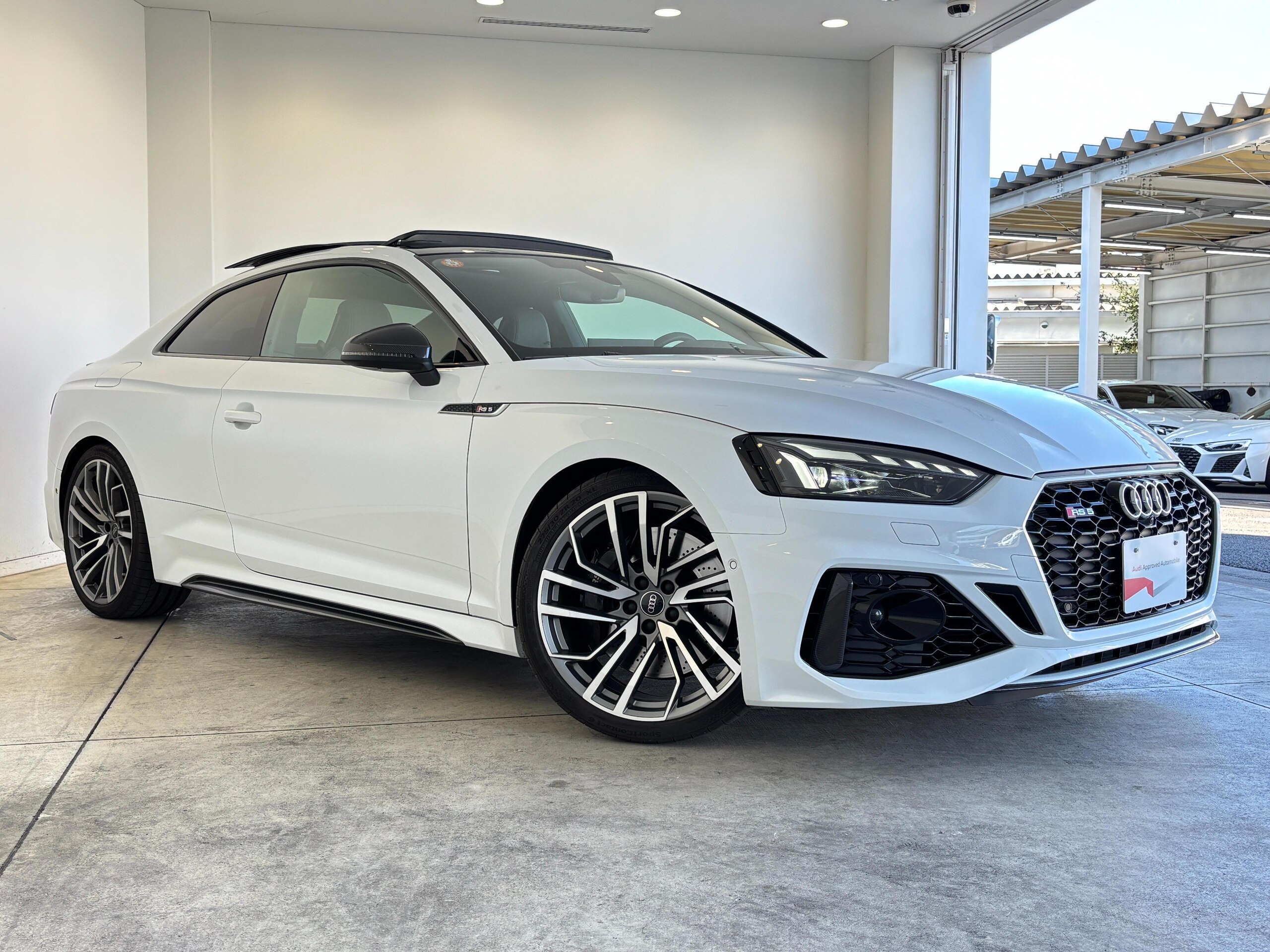 2023 Audi RS5 - アウディ RS5 2.9 4WD ワンオーナー 左ハンドル カーボンスタイリングパッケージ パノラマサンルーフ サラウンドビューカメラ/パークアシスト プライバシーガラス Bang&Olufsen シートヒーター 認定中古車