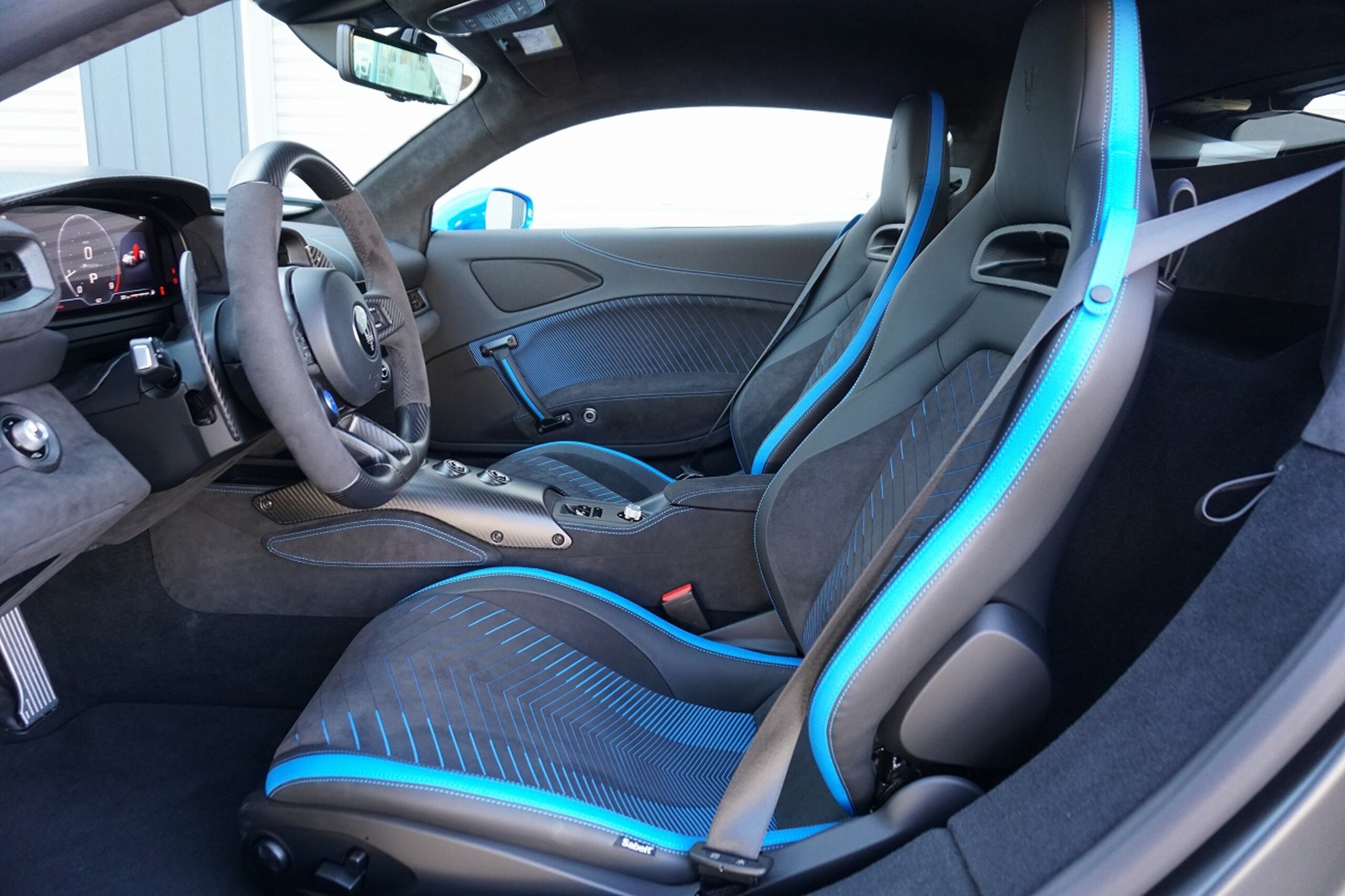 2023 Maserati MC20 - マセラティ MC20 3.0 MY23 NEWモデル 左H 1オーナー 走行490km 左ハンドル メンテナンスPKG カーボンブレーキ 車両リフト 液晶ロータリースイッチ BMS 2トンペイント 電動コラム 新車保証付