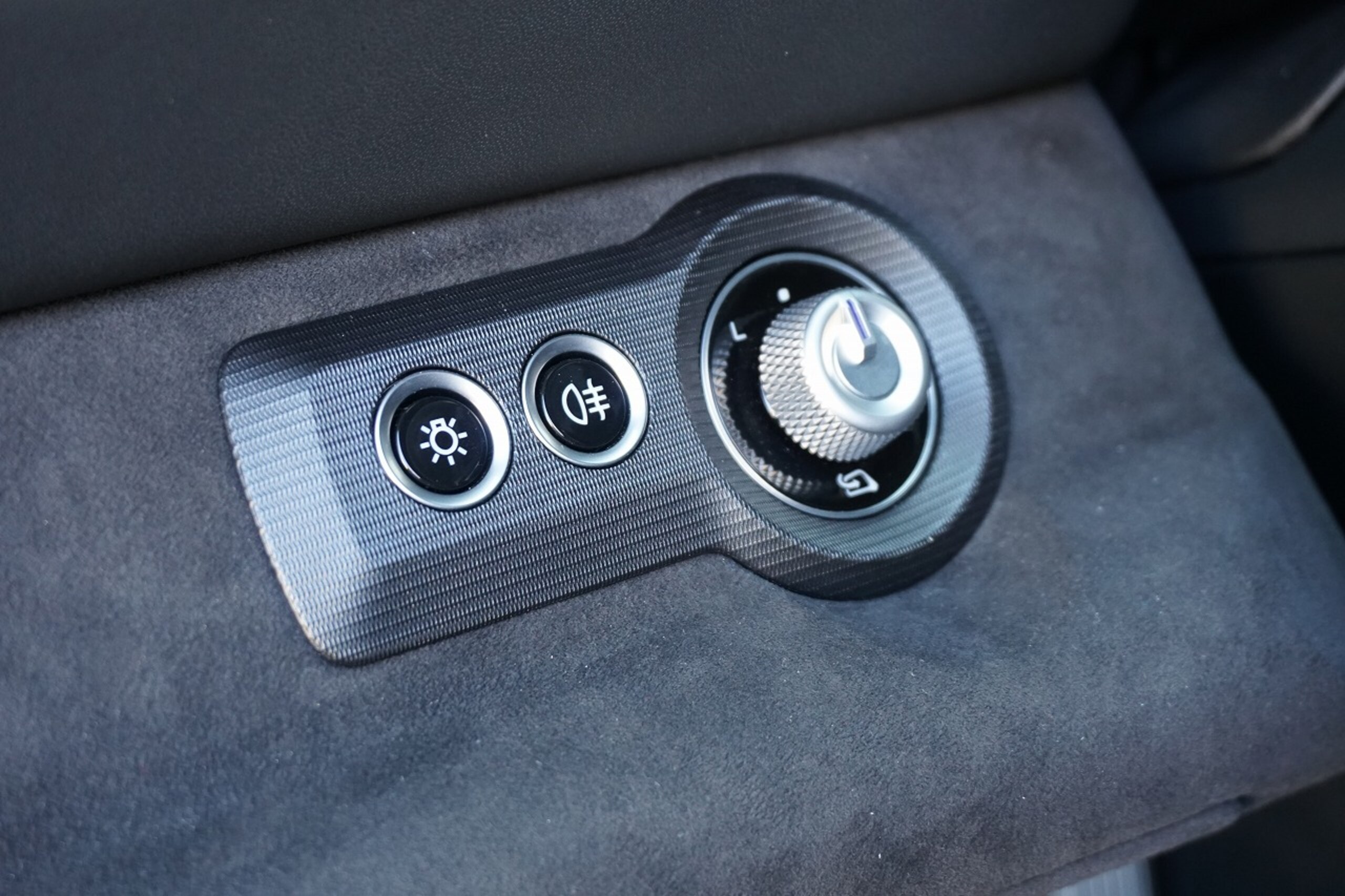 2023 Maserati MC20 - マセラティ MC20 3.0 MY23 NEWモデル 左H 1オーナー 走行490km 左ハンドル メンテナンスPKG カーボンブレーキ 車両リフト 液晶ロータリースイッチ BMS 2トンペイント 電動コラム 新車保証付
