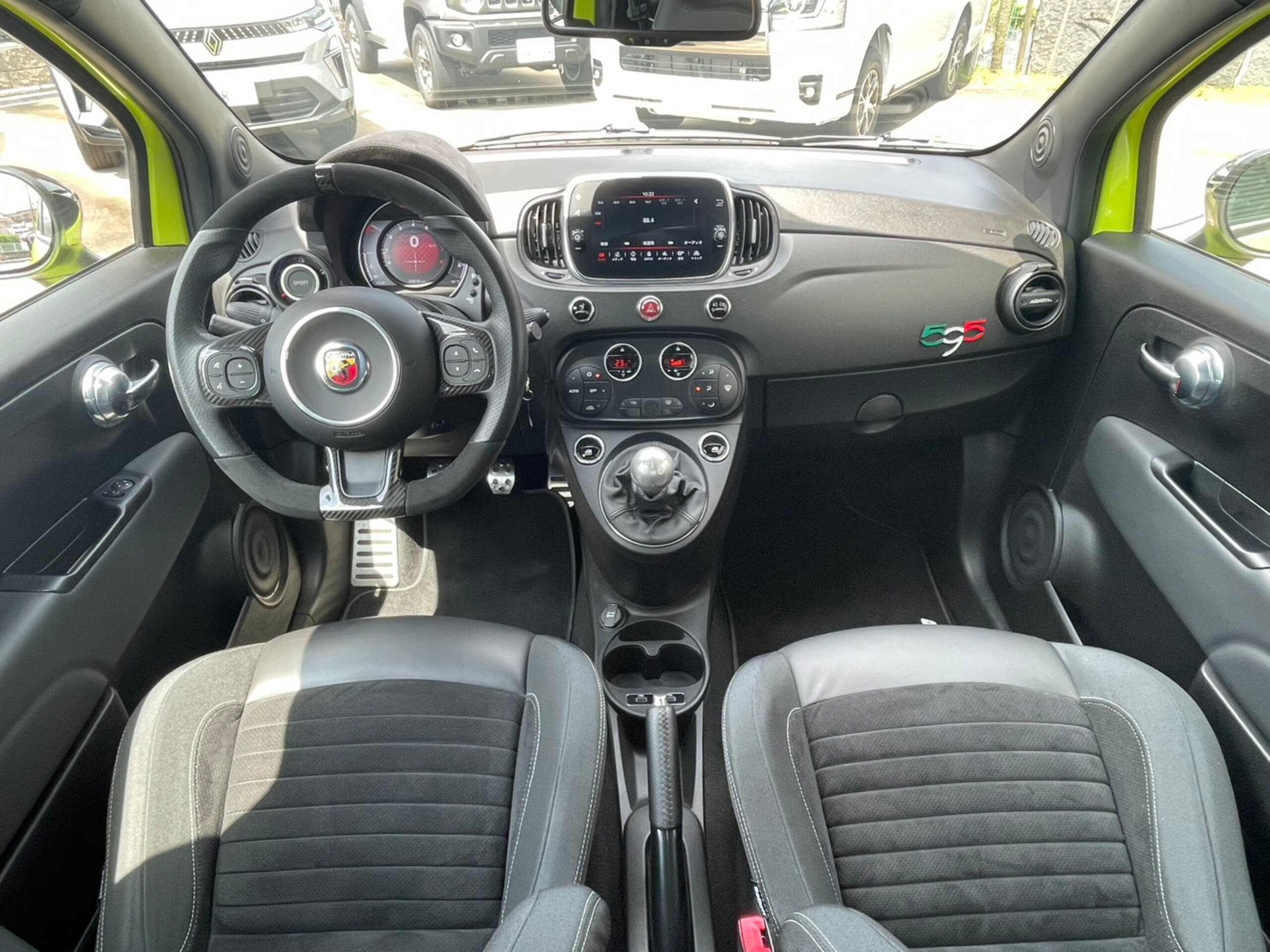 2022 Abarth 595 - アバルト 595 コンペティツィオーネ メイクユアースコーピオン 左ハンドル 5MT アドレナリングリーン&ブラック2トーンカラー レコモン イエローブレンボ ディスプレイオーディオ ETC ハンドルスペーサー