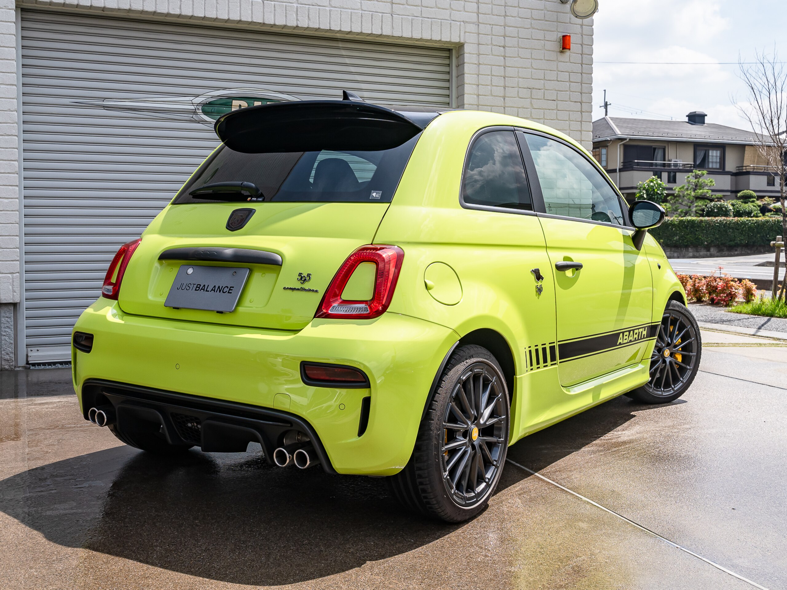 2022 Abarth 595 - アバルト 595 コンペティツィオーネ メイクユアースコーピオン 左ハンドル 5MT アドレナリングリーン&ブラック2トーンカラー レコモン イエローブレンボ ディスプレイオーディオ ETC ハンドルスペーサー
