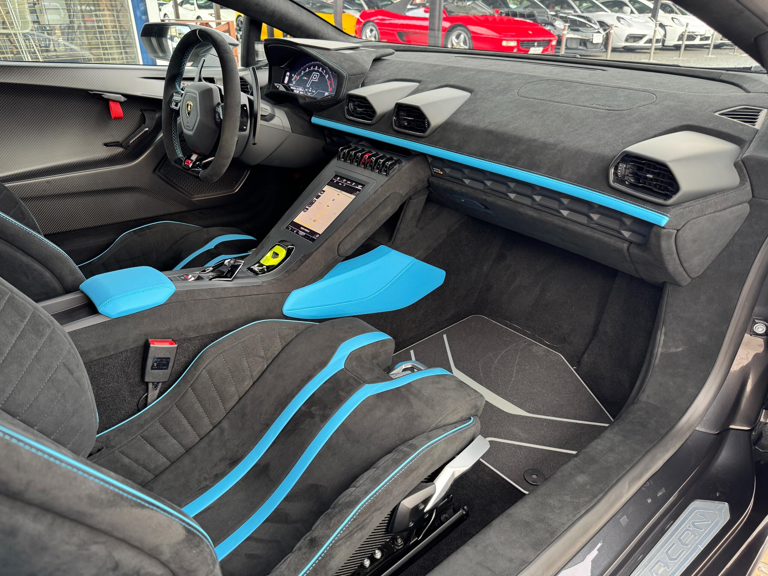 2023 Lamborghini Huracan - ランボルギーニ ウラカン STO (LDF) D車 1年走行無制限保証 Fリフター クロームパック アルカンターラスポーツシート コントラストカラーステッチ(ブルー) スタートボタンカバー(ライトグリーン) ライトグリーンキャリパー デジタルインナーミラー