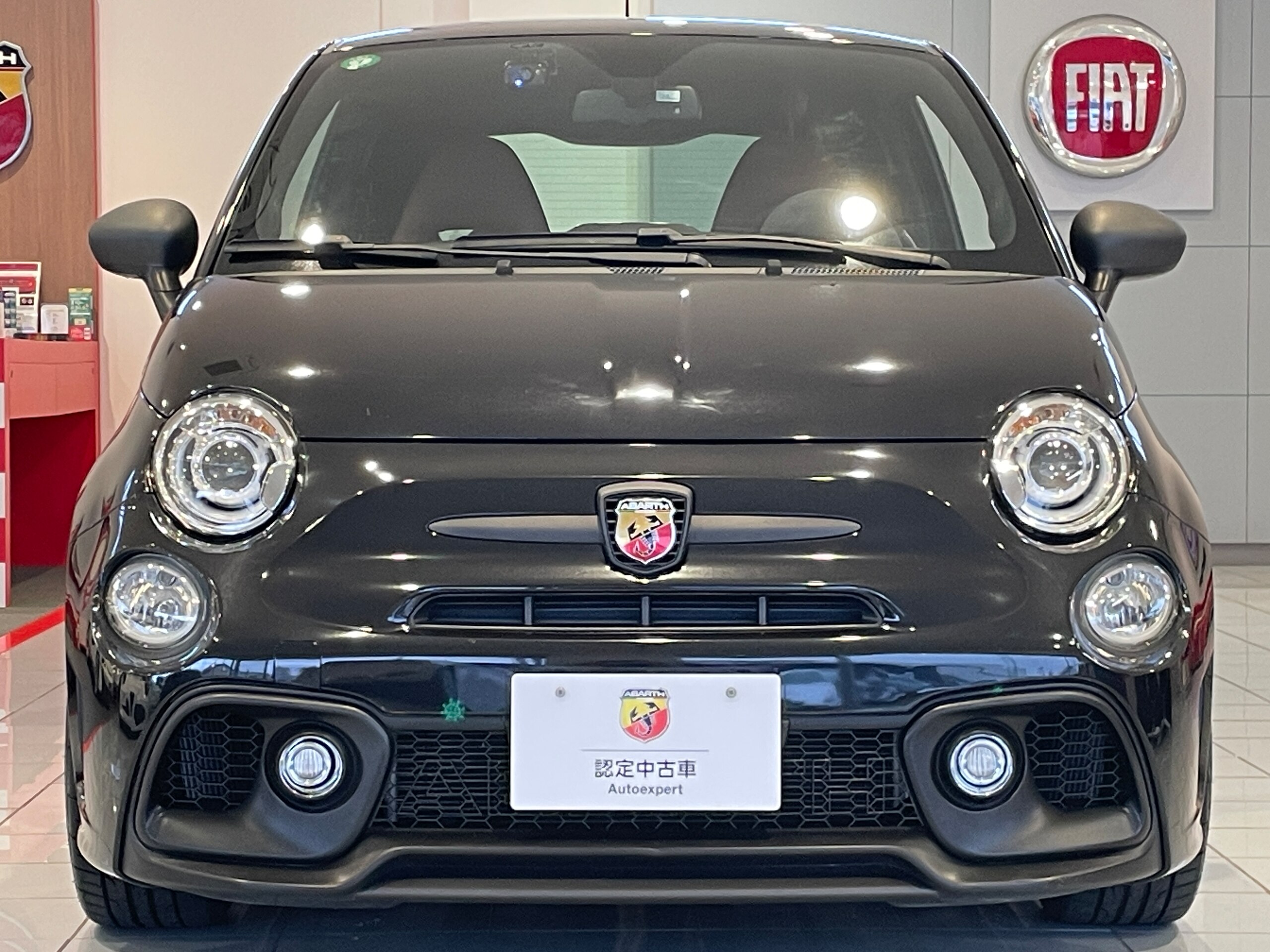2021 Abarth 595 - アバルト 595 コンペティツィオーネ アップルカープレイ&アンドロイドオート/USB/Bluetooth/ETC/ドライブレコーダー/サベルトシート/可変式レコードモンツァマフラー/17インチAW/ブレンボキャリパー/認定中古